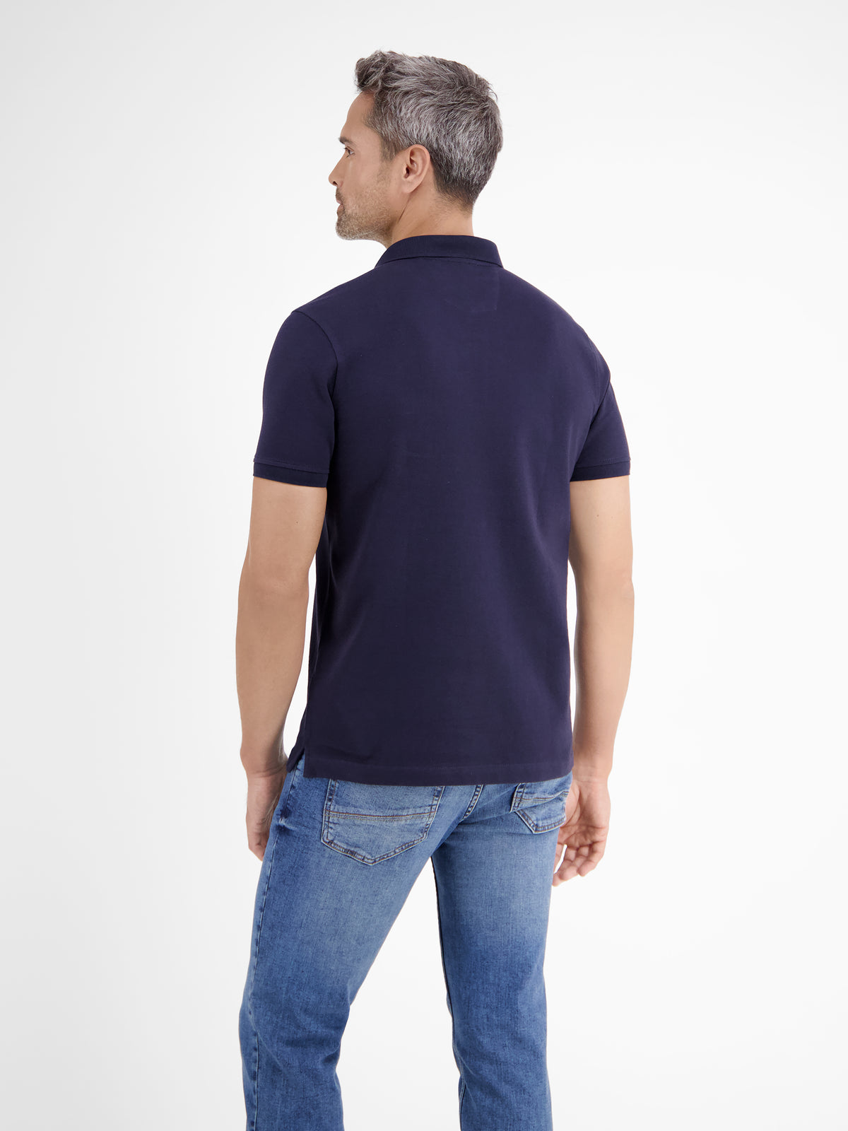 Basic Herren Poloshirt in klassischer Passform und Piquéqualität - LERROS