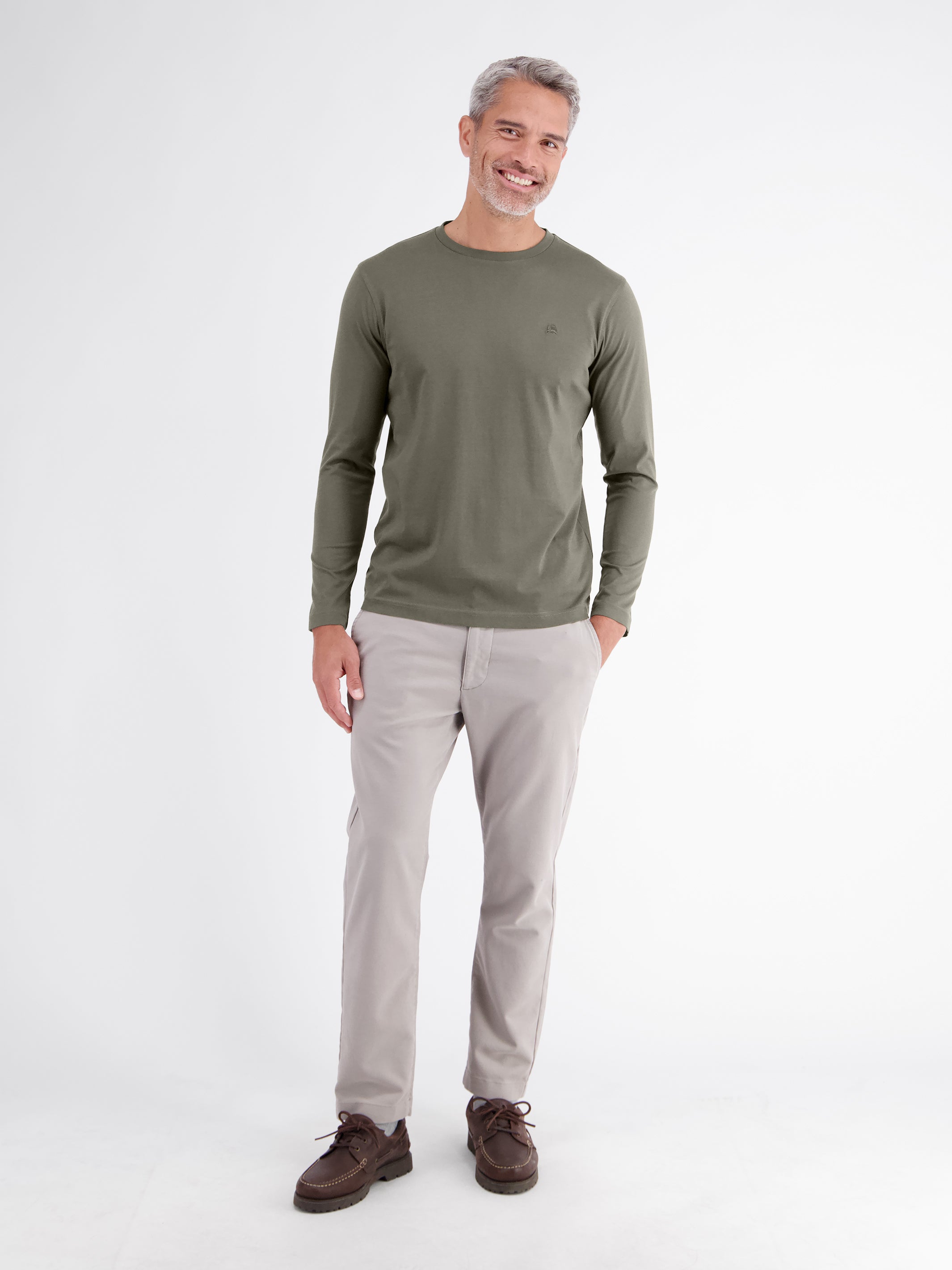 Lightweight cotton long-sleeve shirt with comfortable crew neck