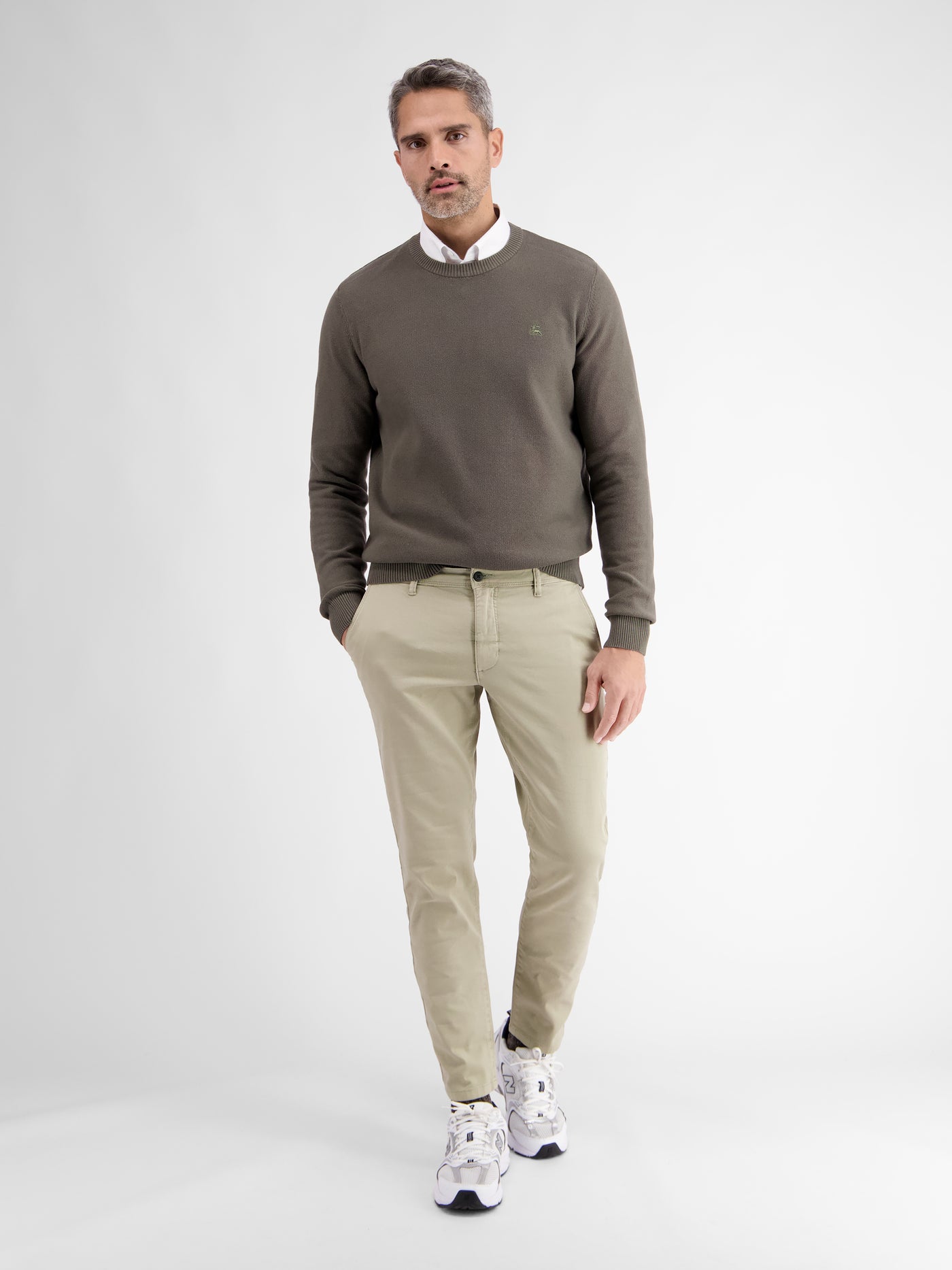 Chinos with microstructure, SLIM FIT