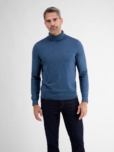 Turtleneck sweater. Flat knit