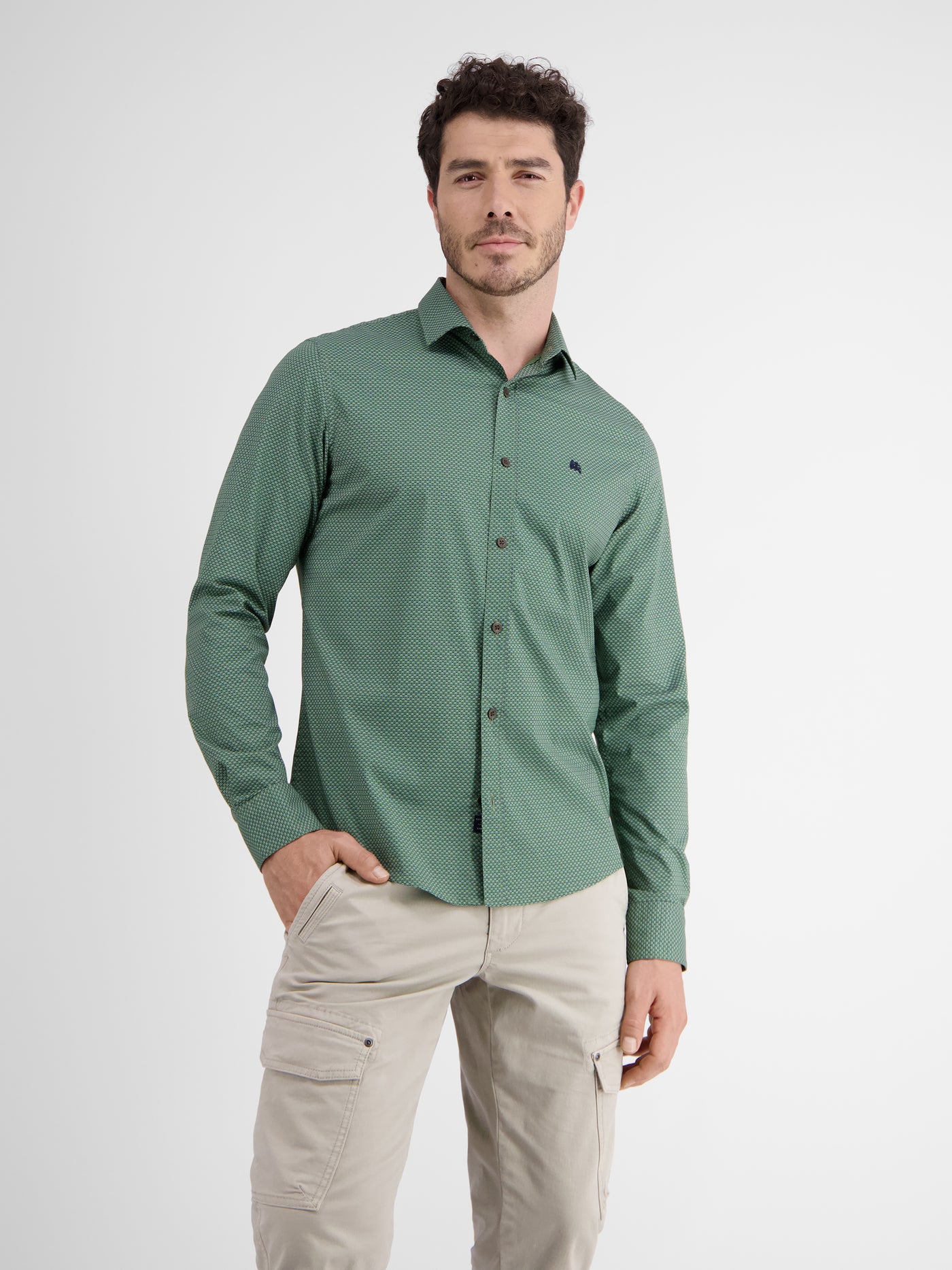 Poplin shirt with shark collar, dot print