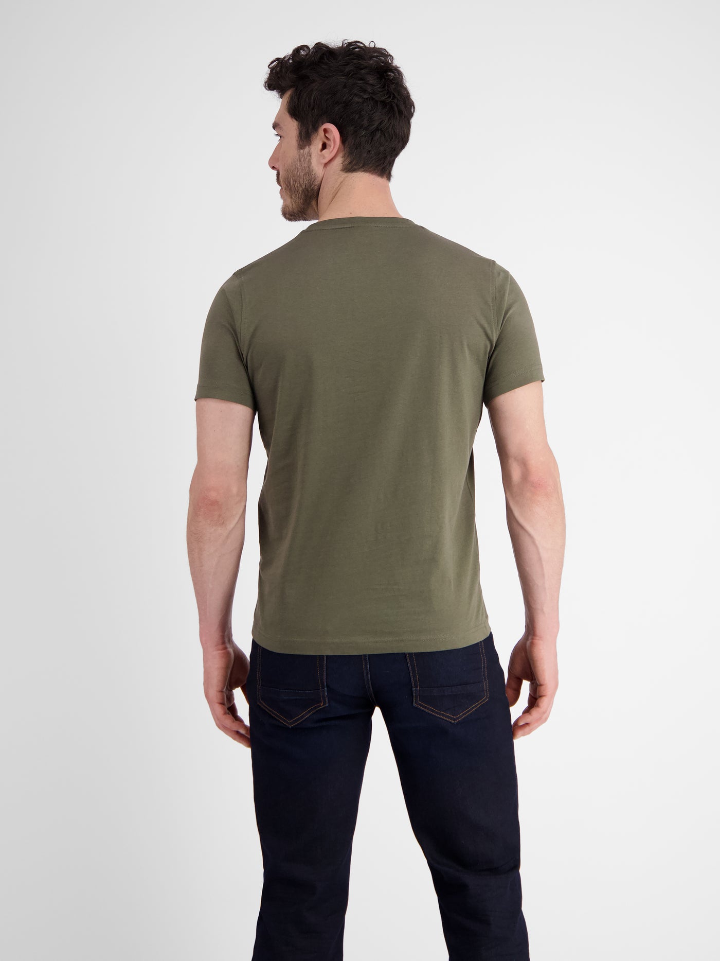 Basic T-shirt in many colors