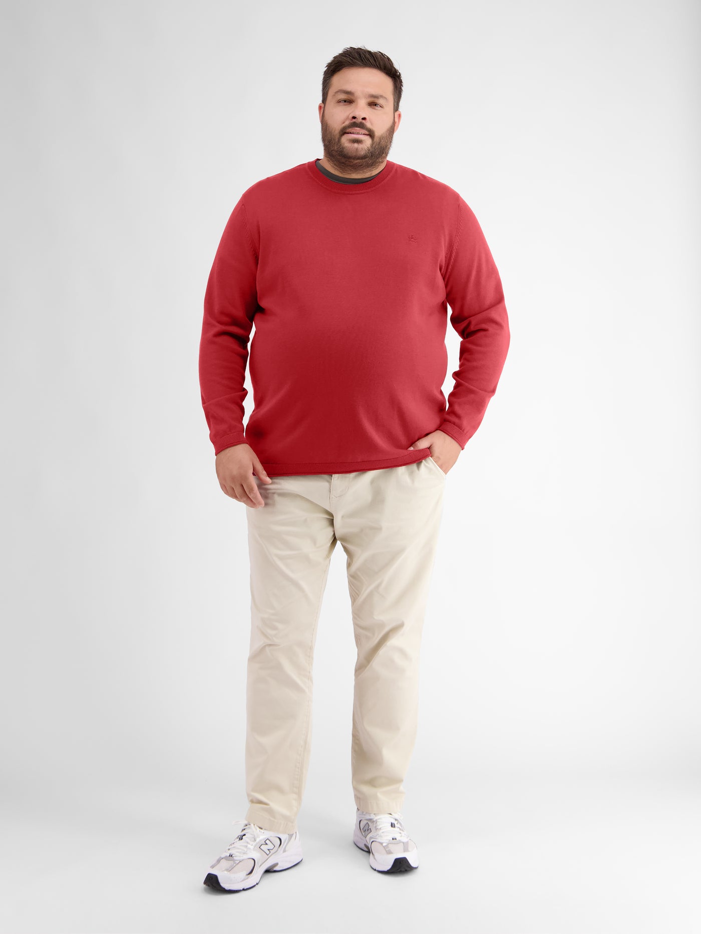 Flat knit sweater with a crew neck
