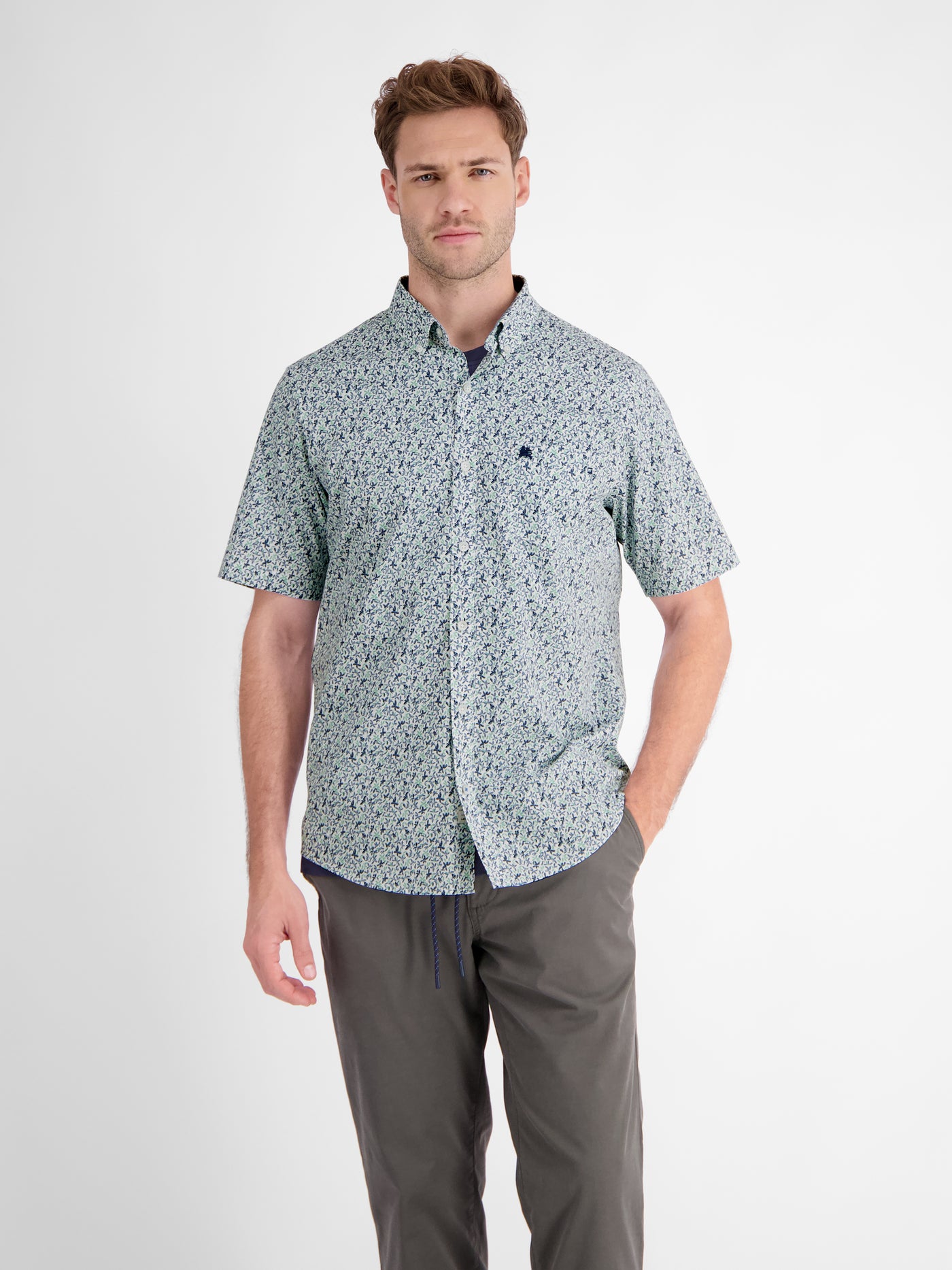Short-sleeved shirt for men with floral print