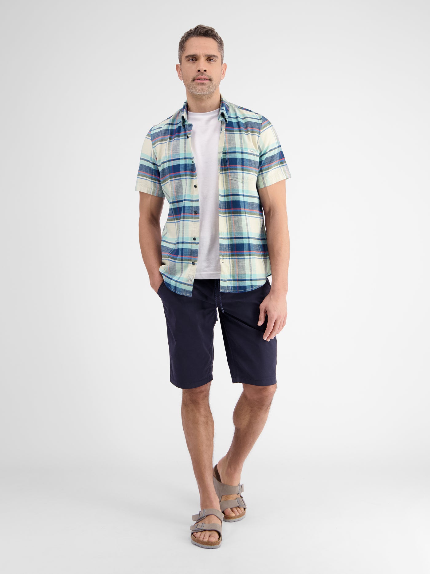 Short sleeve shirt with check pattern