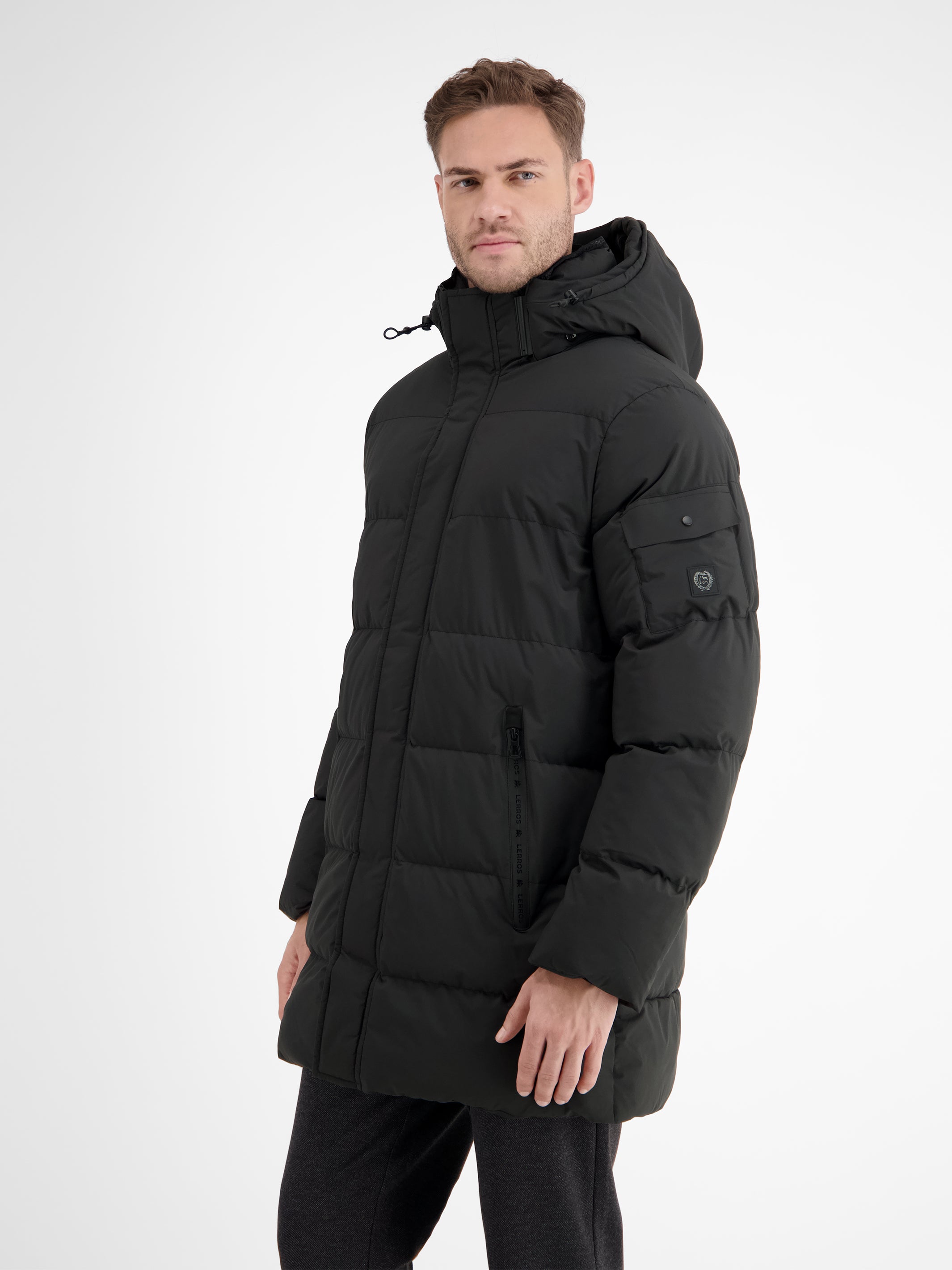 Warm gefütterte Steppjacke mit abnehmbarer Kapuze - LERROS
