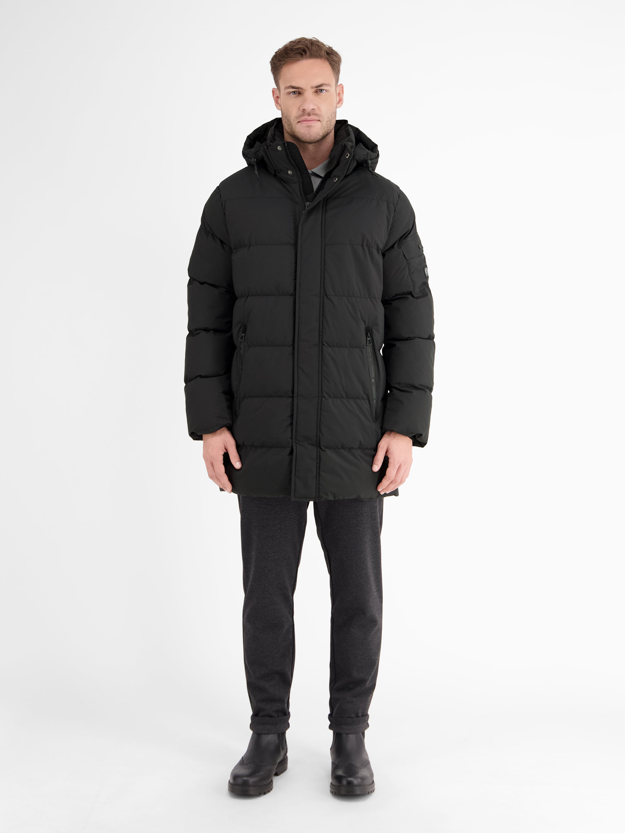 Warm gefütterte Steppjacke mit abnehmbarer Kapuze - LERROS