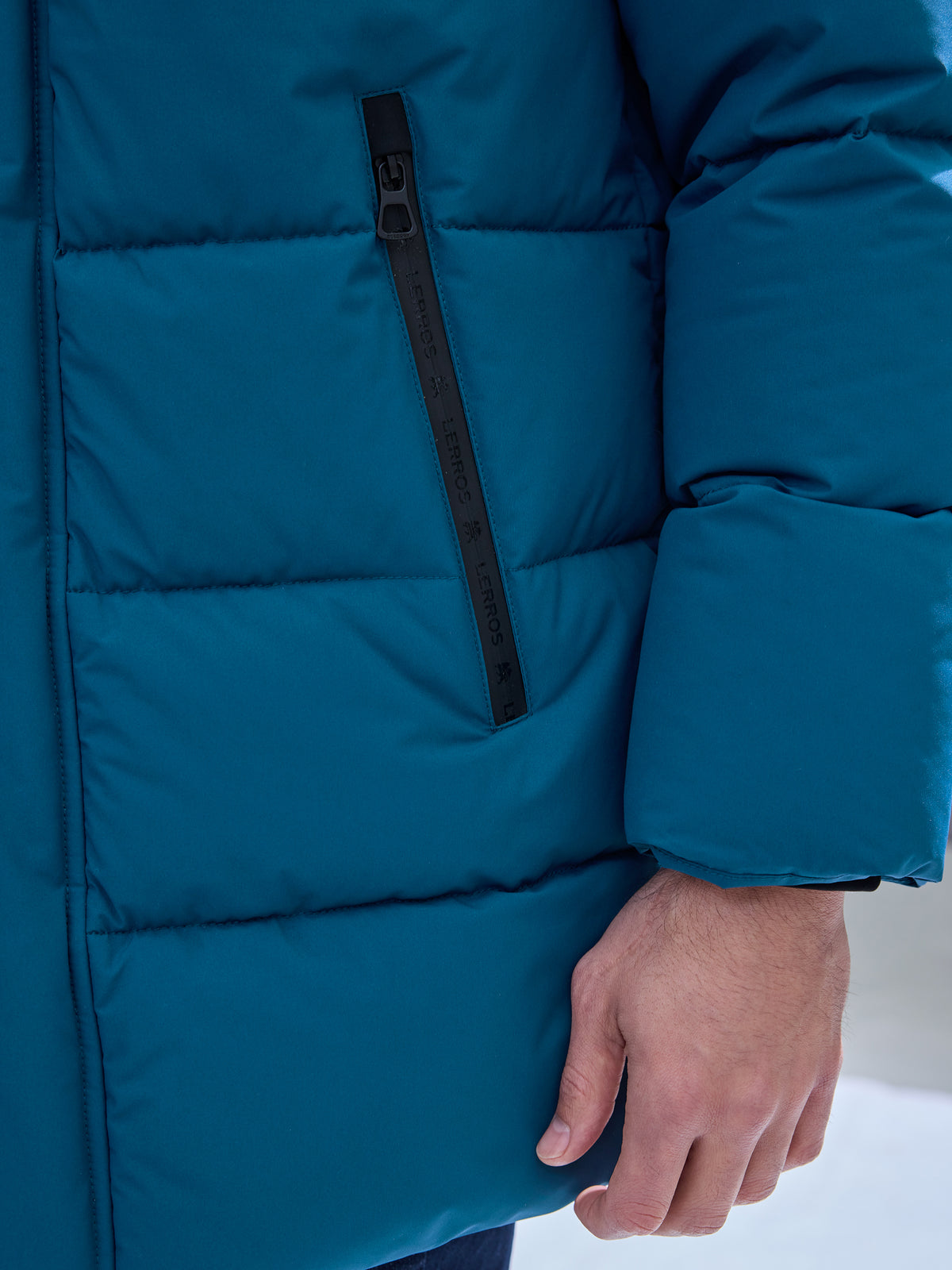 Warm gefütterte Steppjacke mit abnehmbarer Kapuze - LERROS