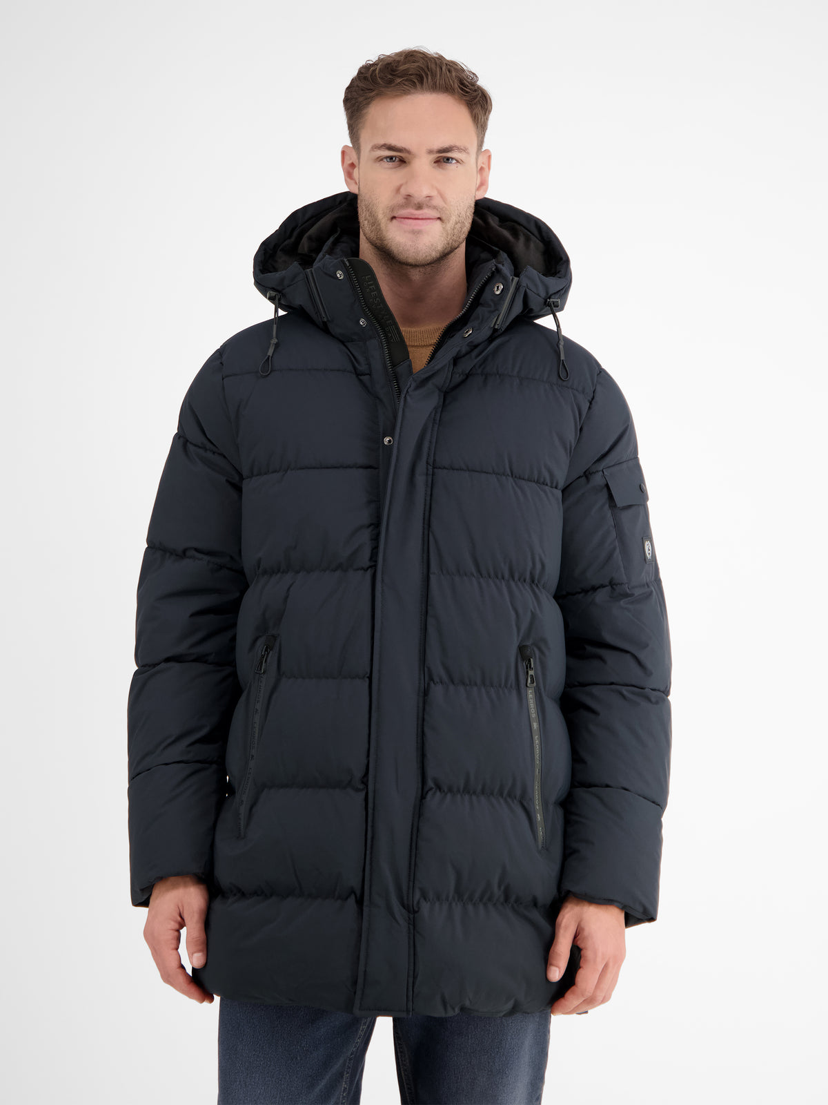 Warm gefütterte Steppjacke mit abnehmbarer Kapuze - LERROS