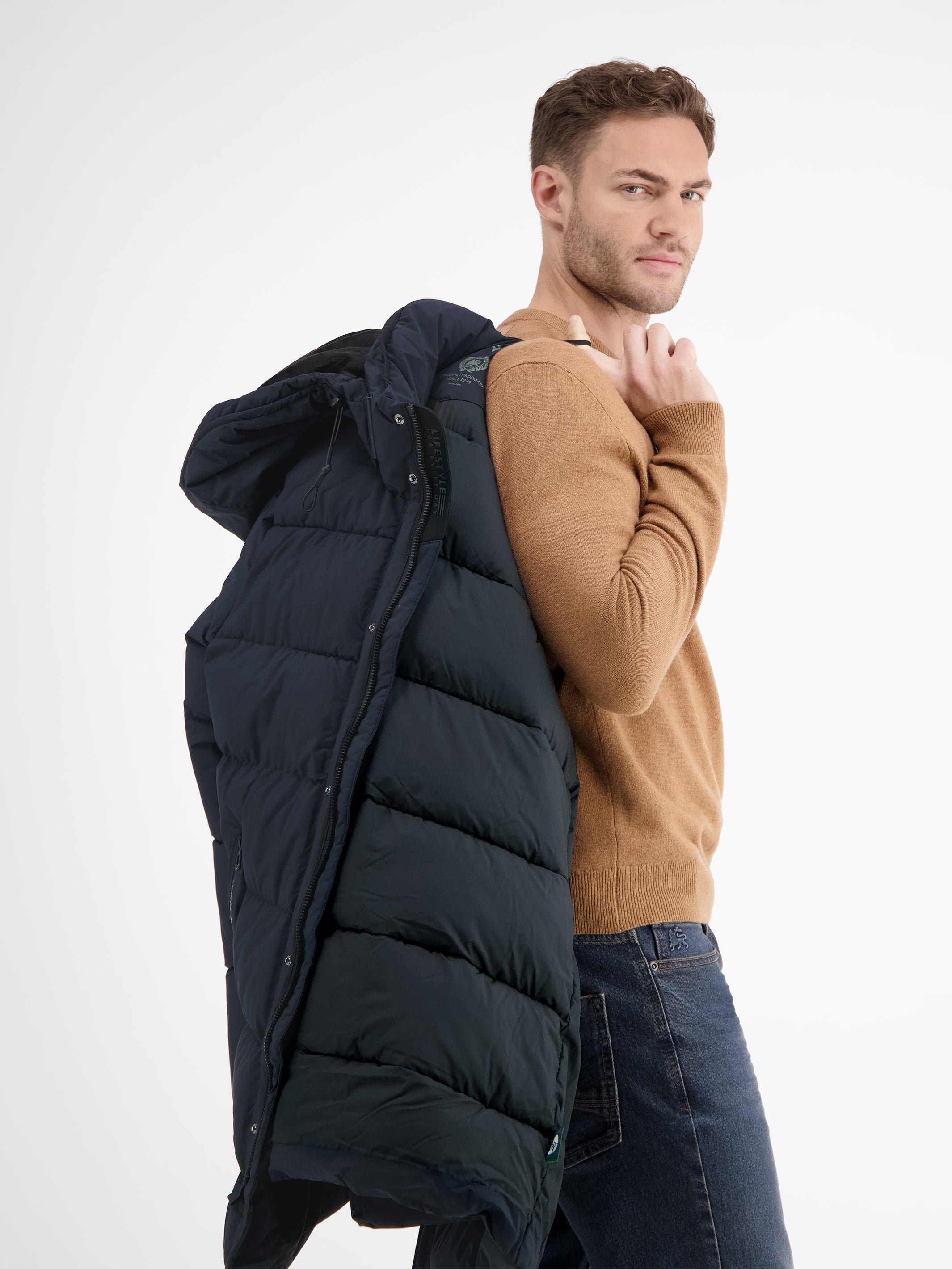 Warm gefütterte Steppjacke mit abnehmbarer Kapuze - LERROS