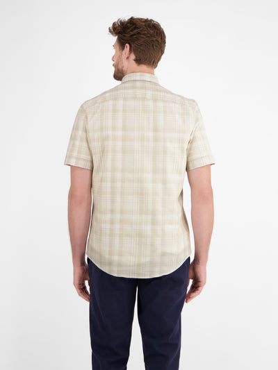 Halbarmhemd in sommerlich-lässiger Seersuckerqualität - LERROS