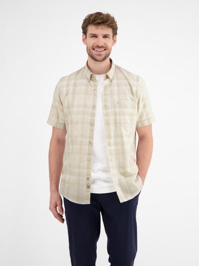 Halbarmhemd in sommerlich-lässiger Seersuckerqualität - LERROS