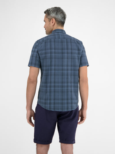 Halbarmhemd in sommerlich-lässiger Seersuckerqualität - LERROS