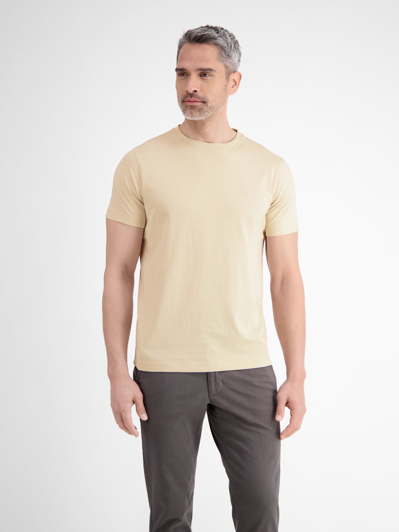 Basic T-Shirt mit Logostitck, unifarben - LERROS