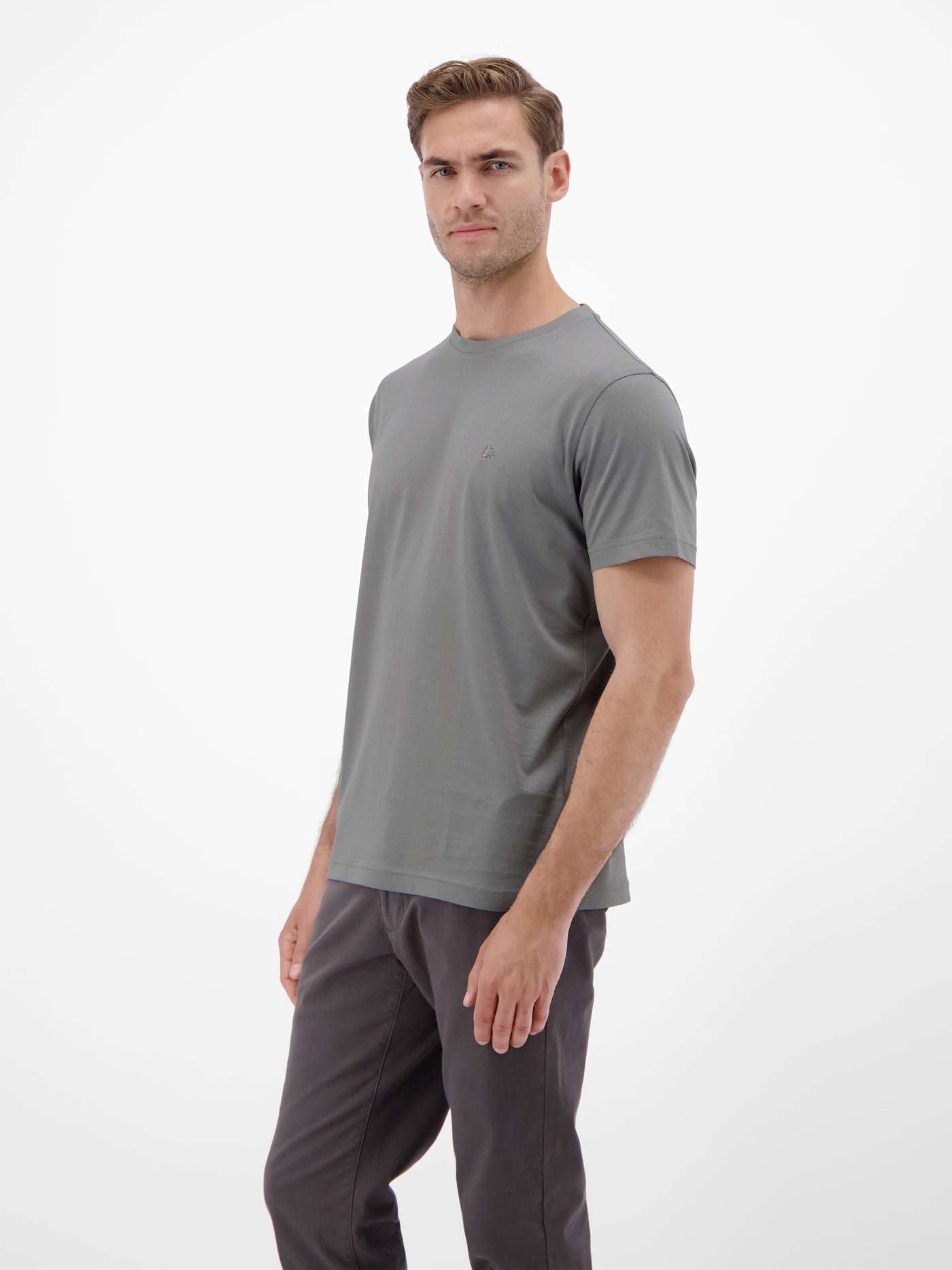 Basic T-Shirt mit Logostitck, unifarben - LERROS