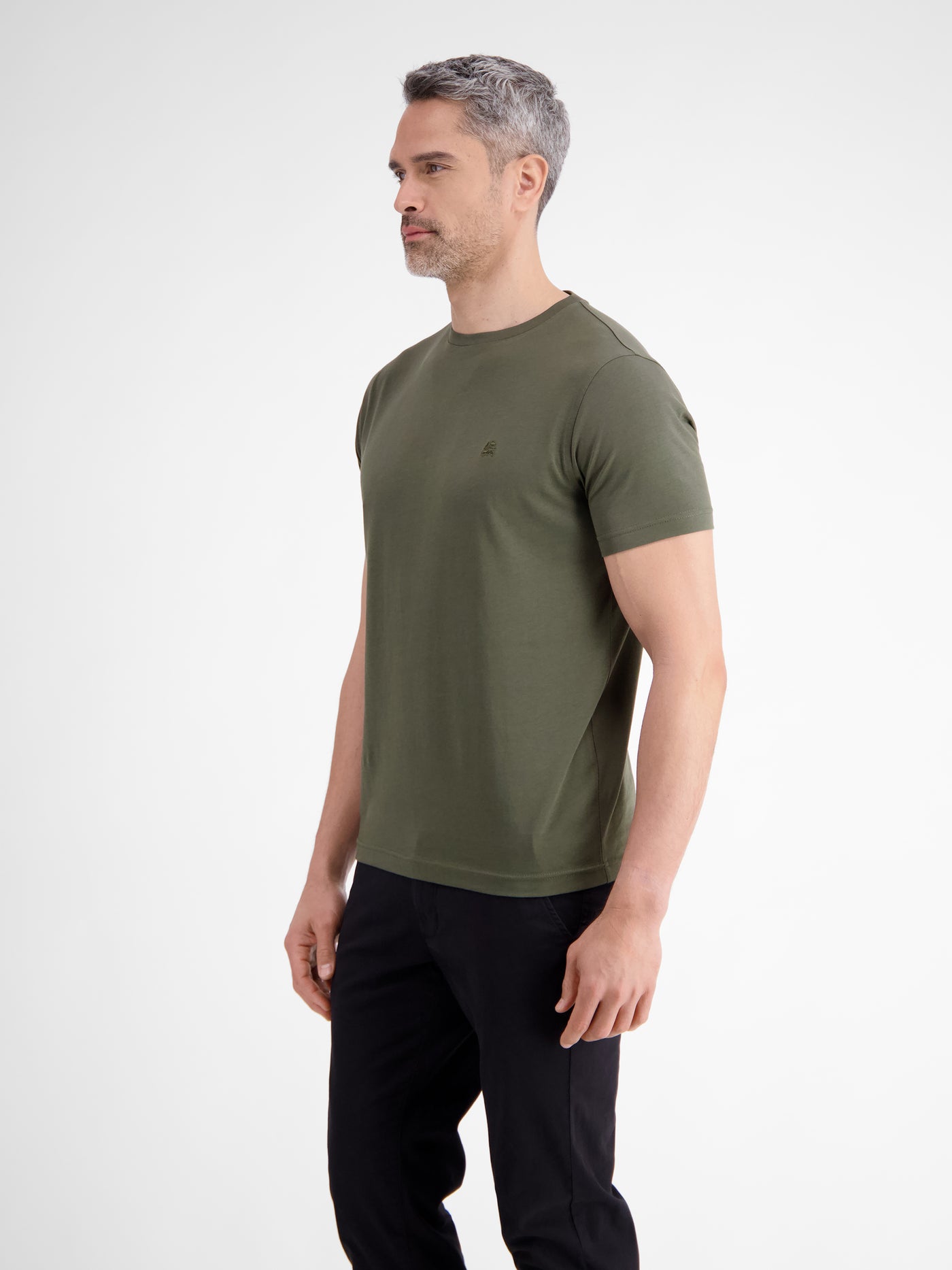 Basic T-Shirt mit Logostitck, unifarben - LERROS