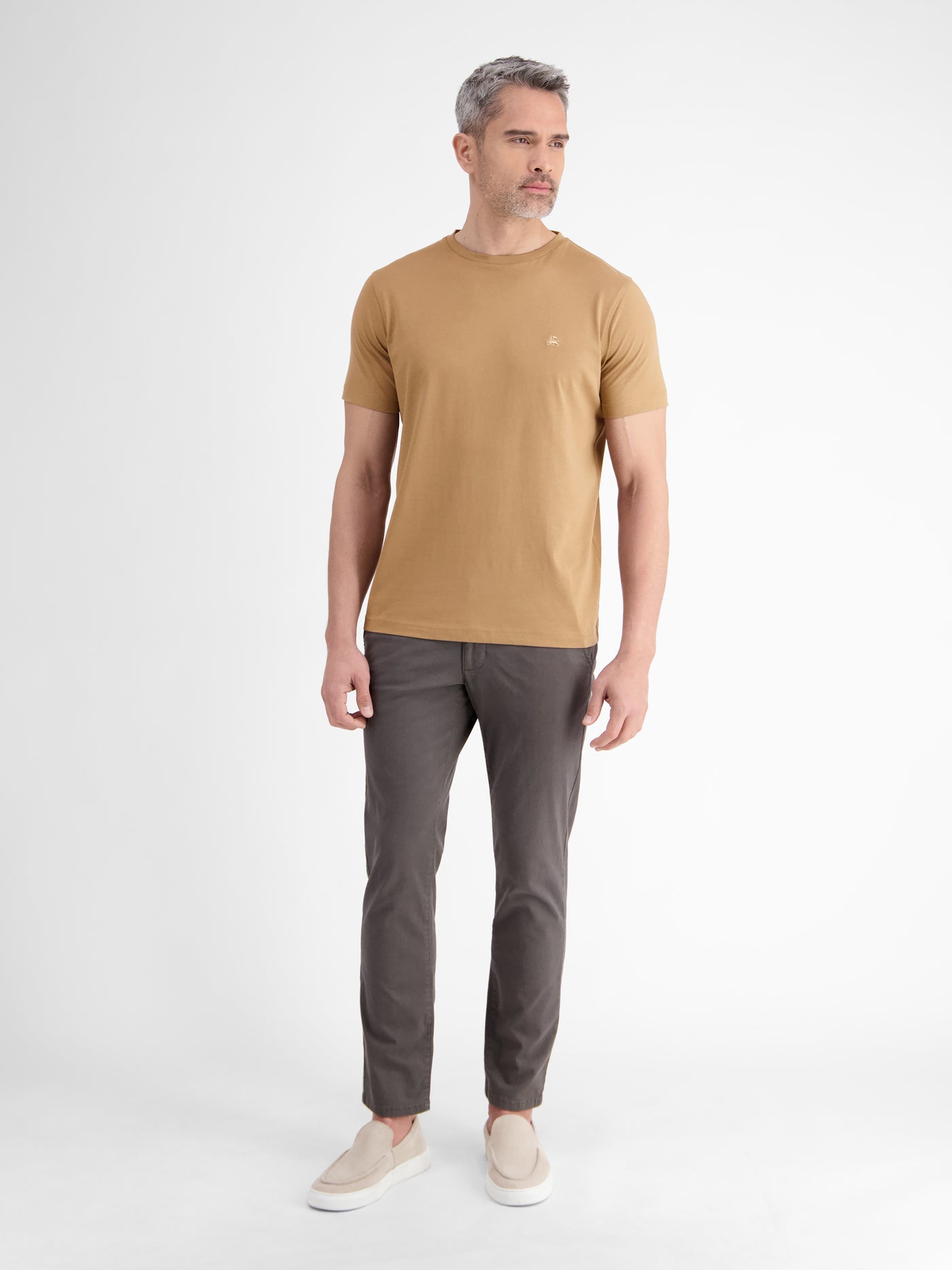 Basic T-Shirt mit Logostitck, unifarben - LERROS