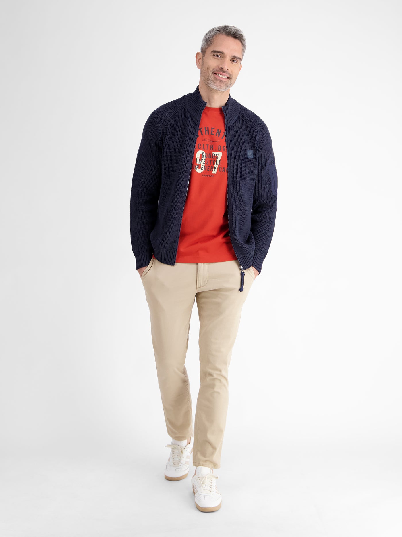 Unifarbenes T-Shirt mit Print - LERROS