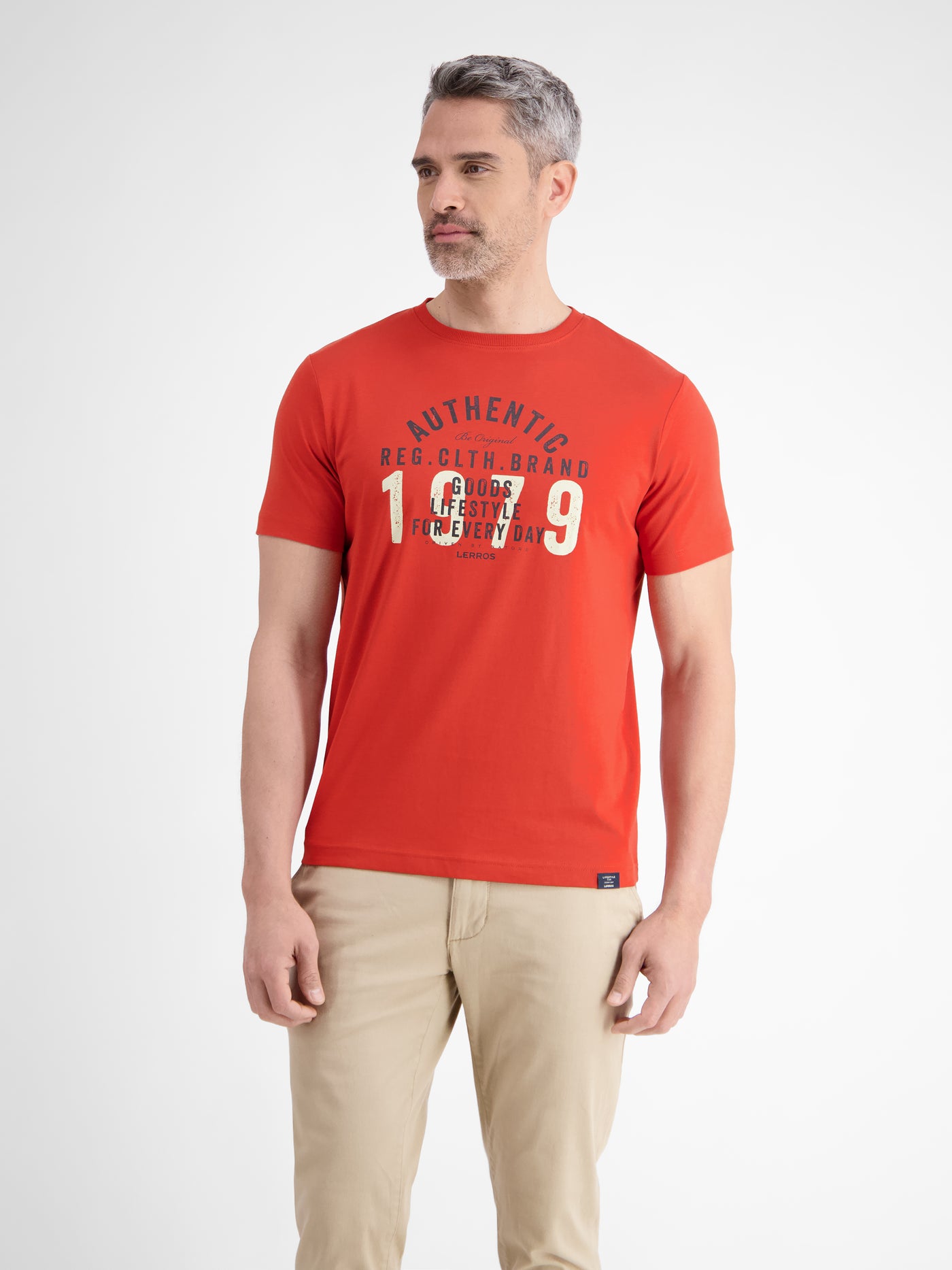 Unifarbenes T-Shirt mit Print - LERROS