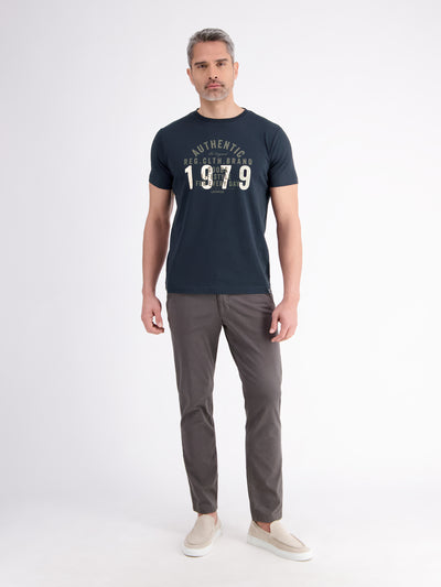 Unifarbenes T-Shirt mit Print - LERROS