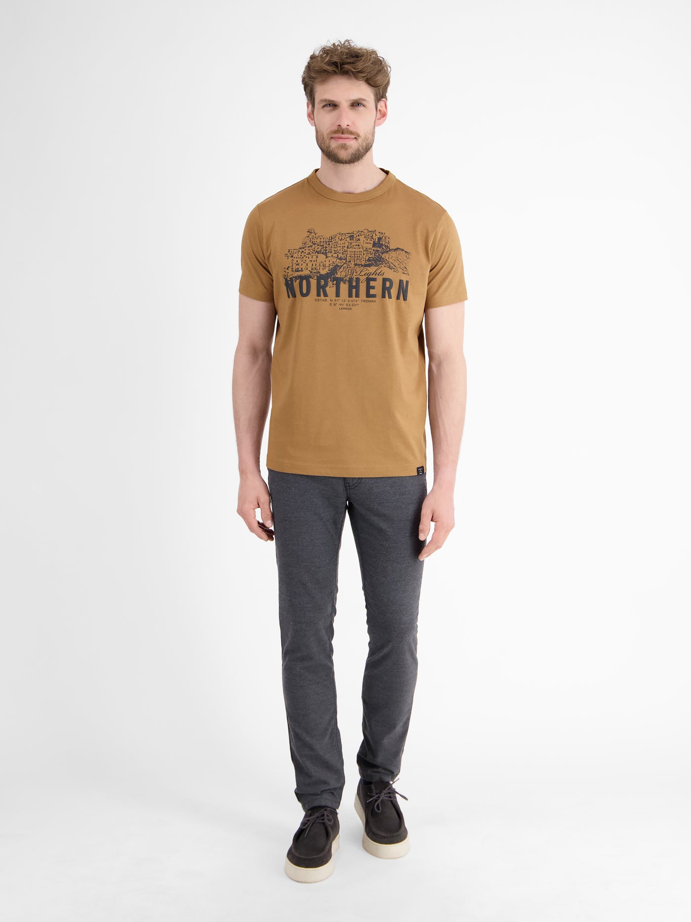 Unifarbenes T-Shirt mit Brustprint - LERROS