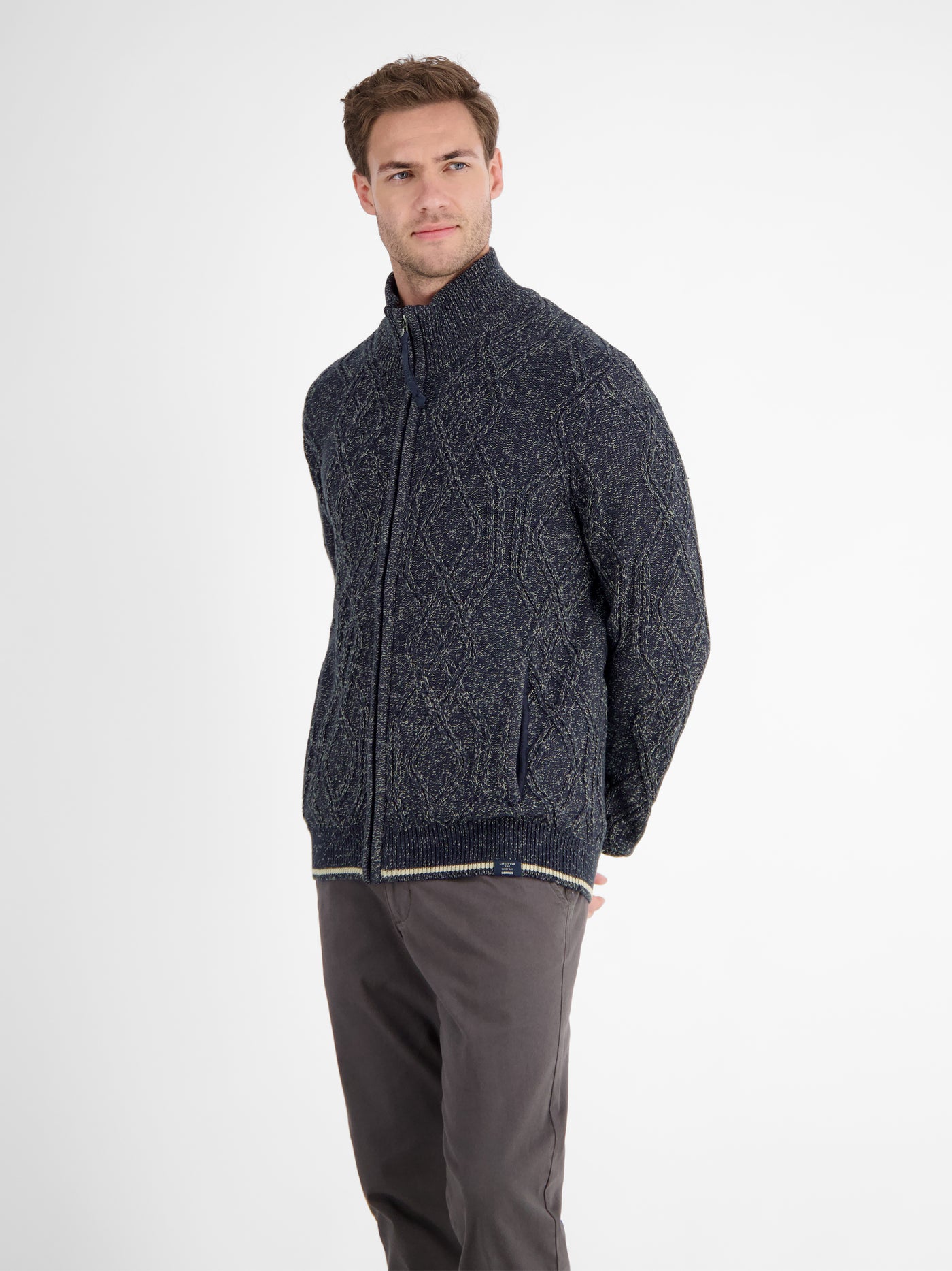Herren-Strickjacke mit Zopfmuster - LERROS