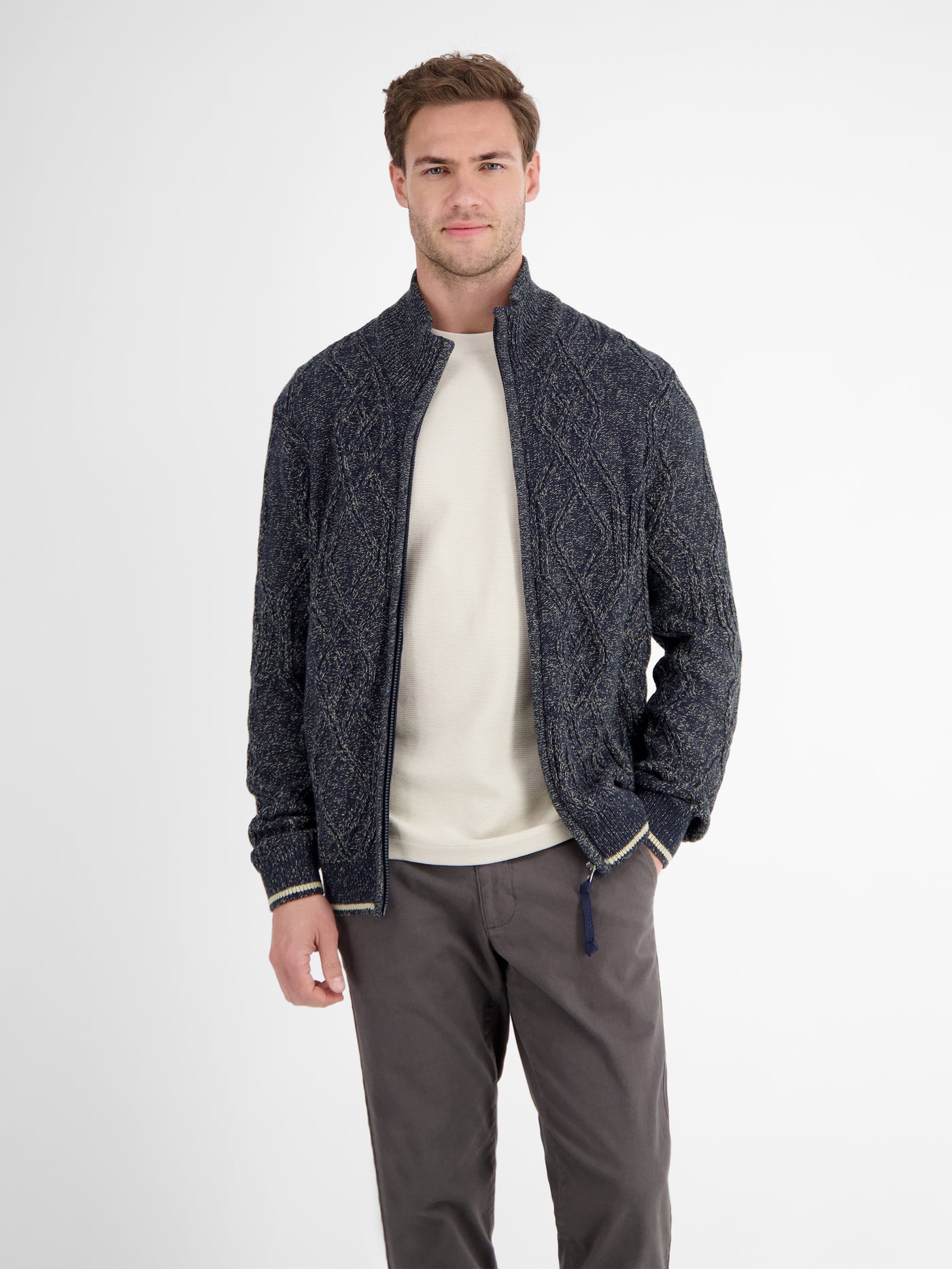 Herren-Strickjacke mit Zopfmuster - LERROS