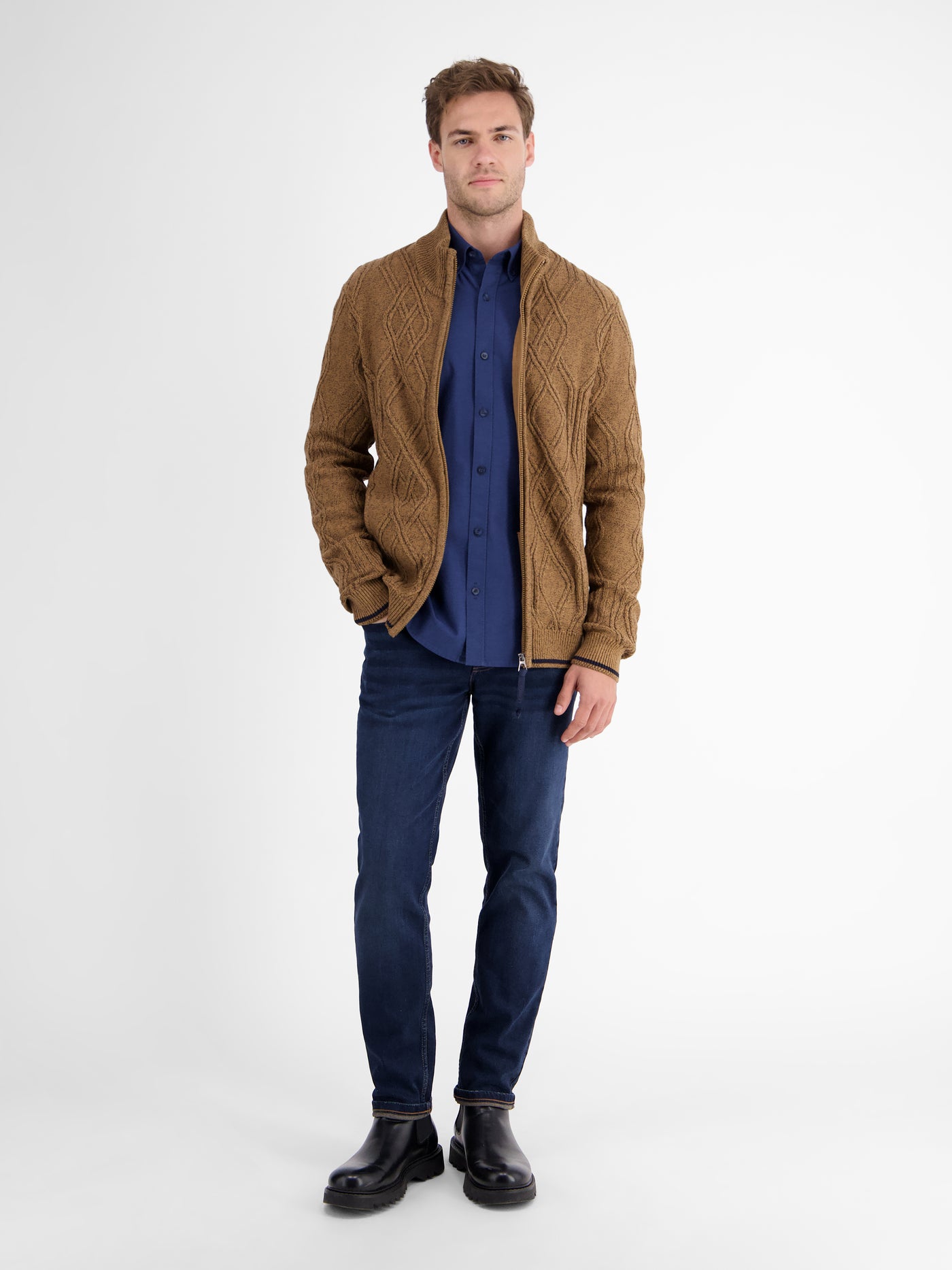 Herren-Strickjacke mit Zopfmuster - LERROS