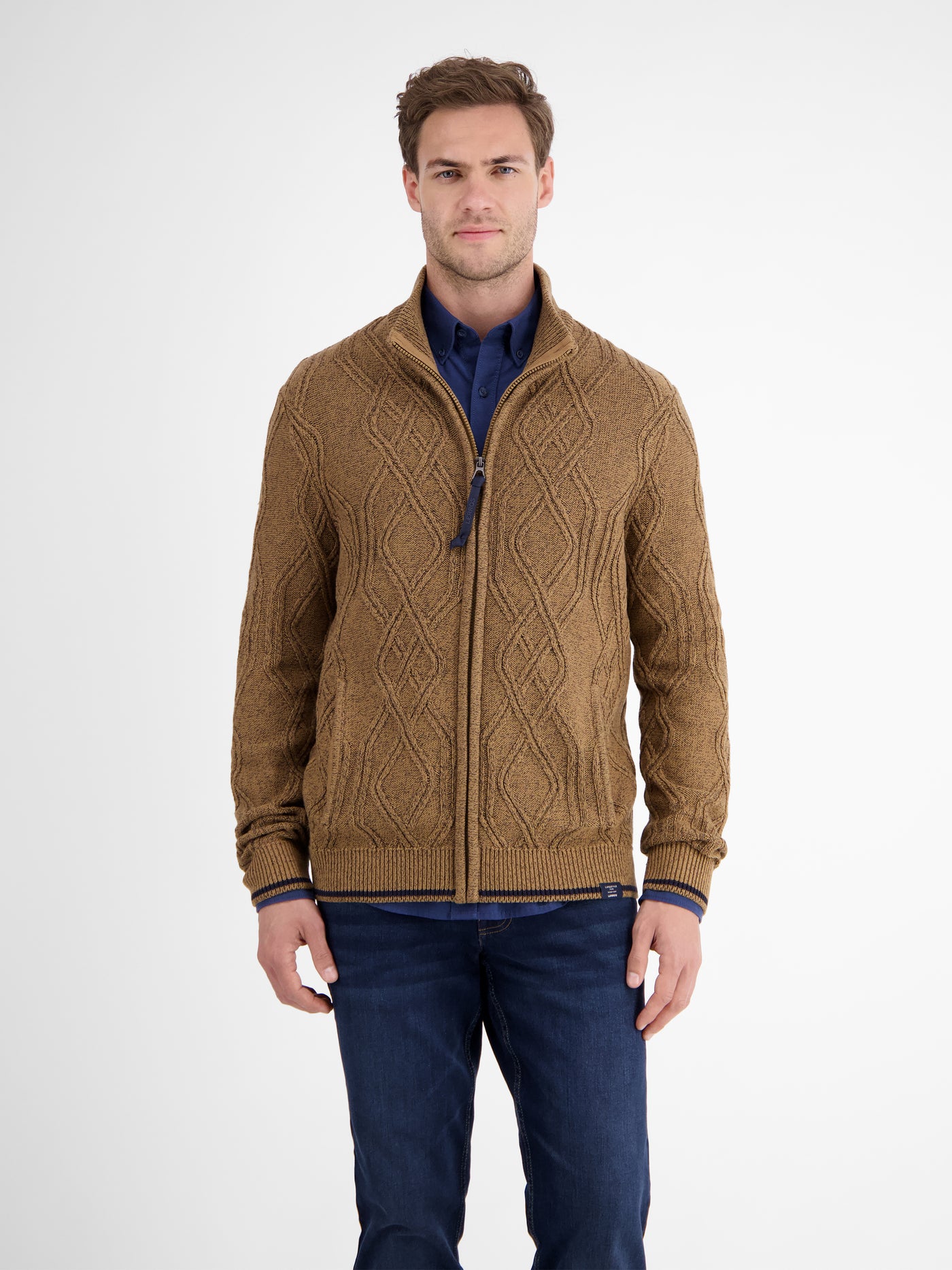 Herren-Strickjacke mit Zopfmuster - LERROS
