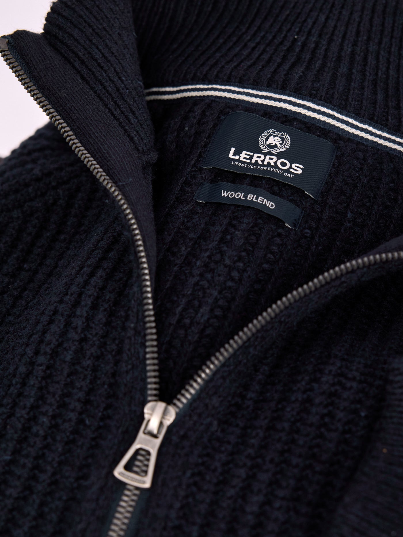 Modische Strickjacke - casual und  bequem - LERROS