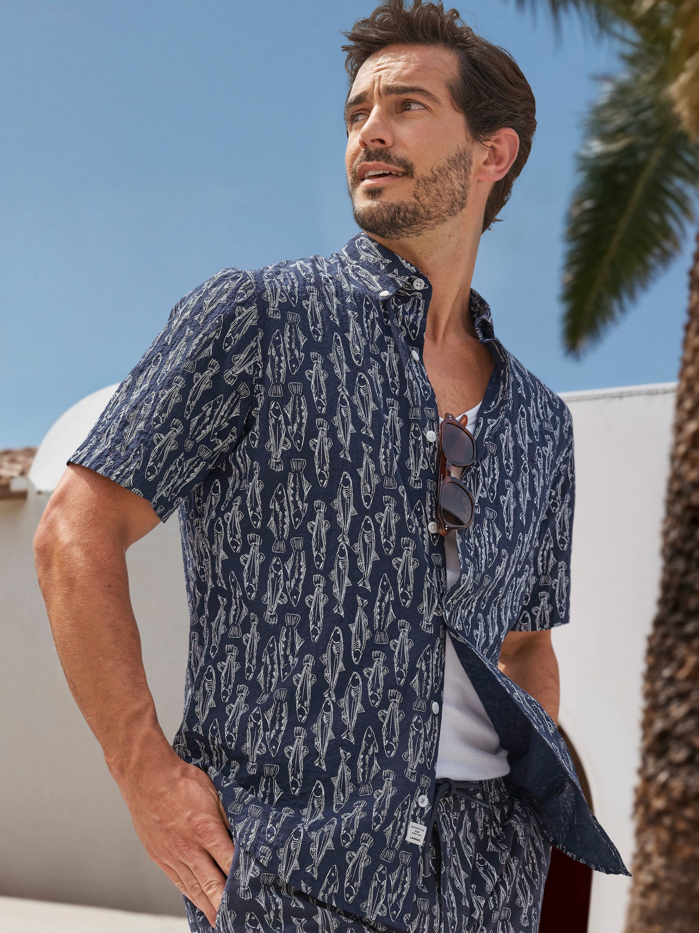 Kurzarmhemd mit marinem All-over-Print - Kurzarmhemd