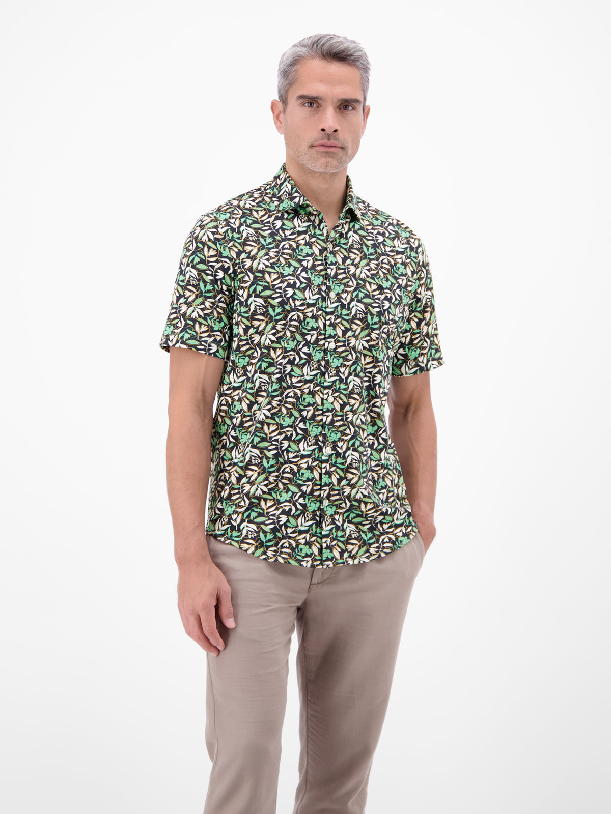 Kurzarmhemd aus 100 % Baumwolle, floral bedruckt - Kurzarmhemd