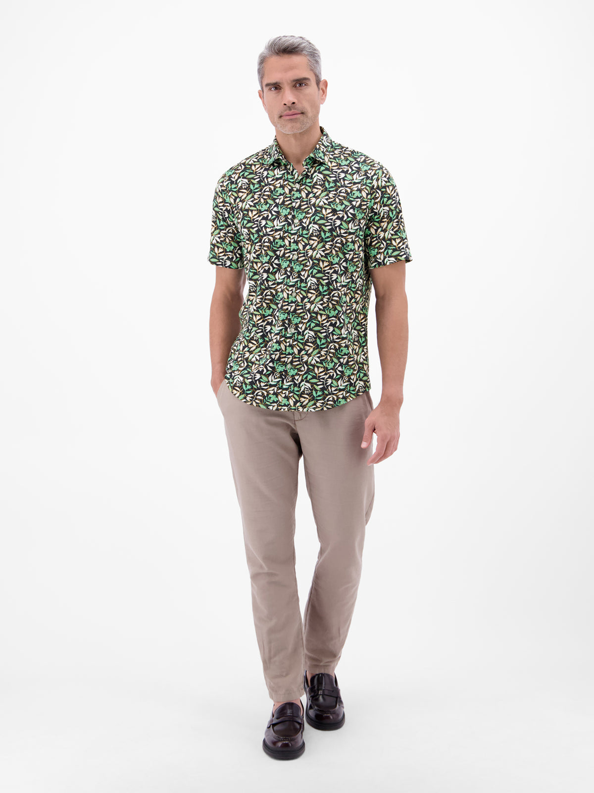 Kurzarmhemd aus 100 % Baumwolle, floral bedruckt - Kurzarmhemd