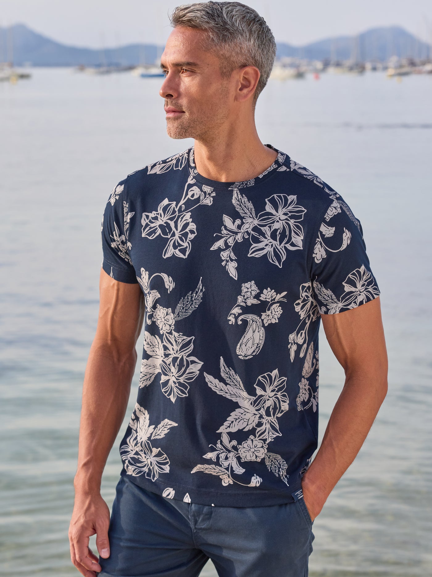 T-Shirt mit O-Neck und floralem All-over-Print - T-Shirt Rundhals