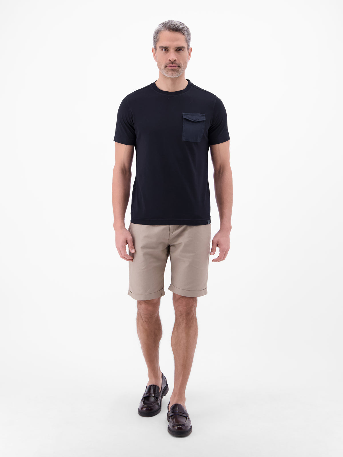 T-Shirt mit O-Neck und Brusttasche - T-Shirt Rundhals