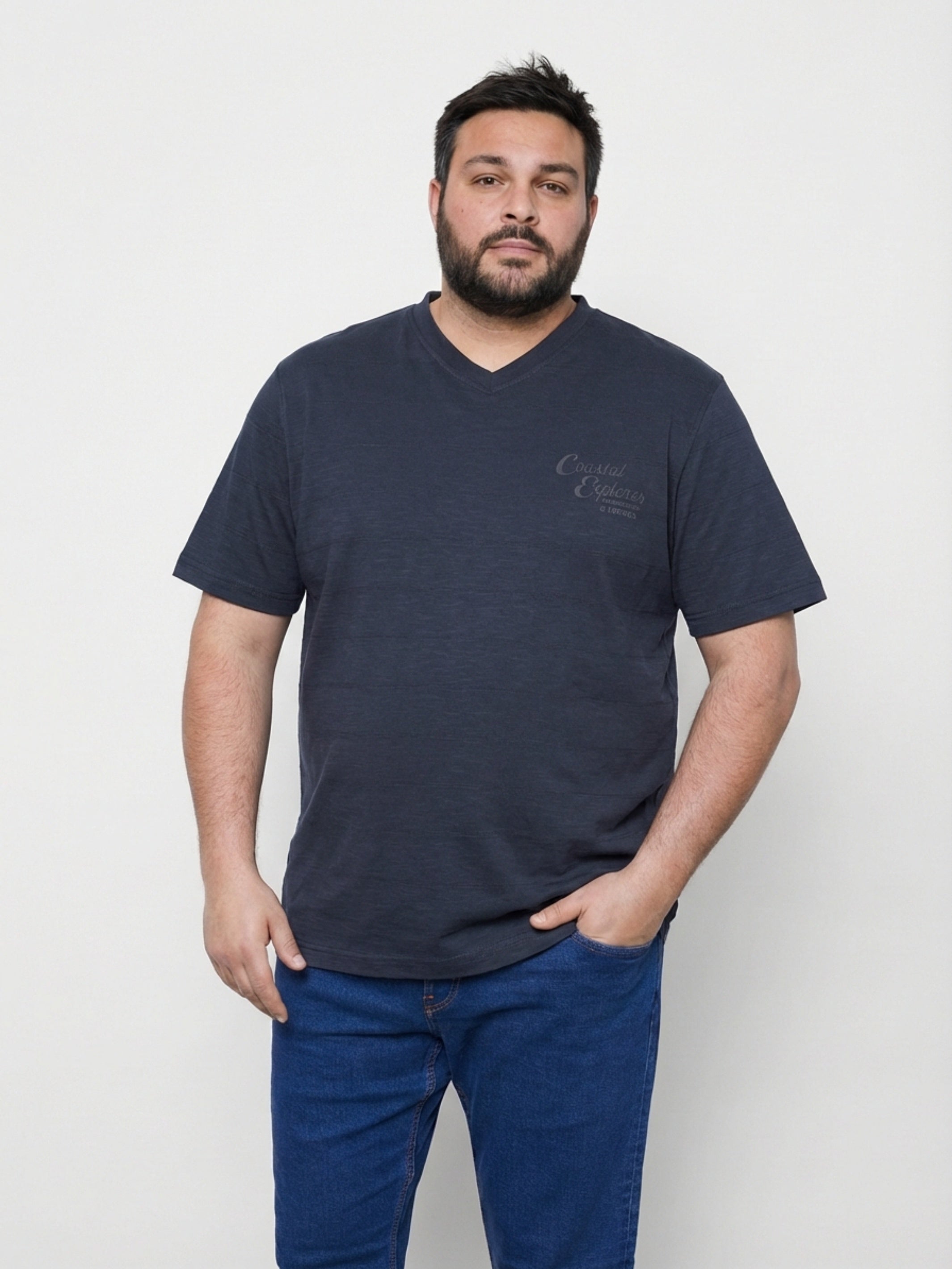 T-Shirt mit V-Neck in Strickqualität, grosse Größen - T-Shirt V-Neck