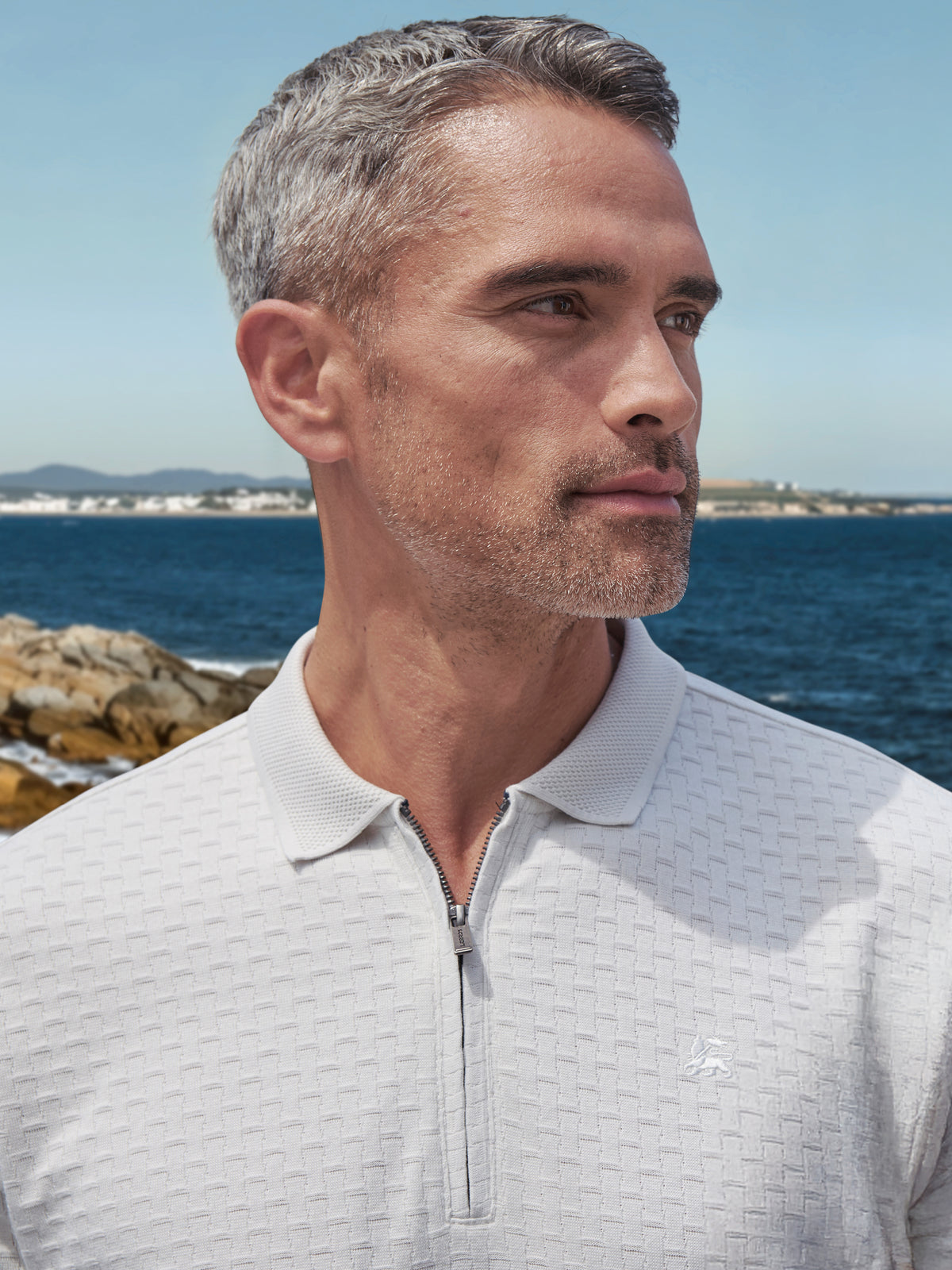 Poloshirt mit Reißverschlusskragen in Strukturqualität - Polo Shirt Kurzarm