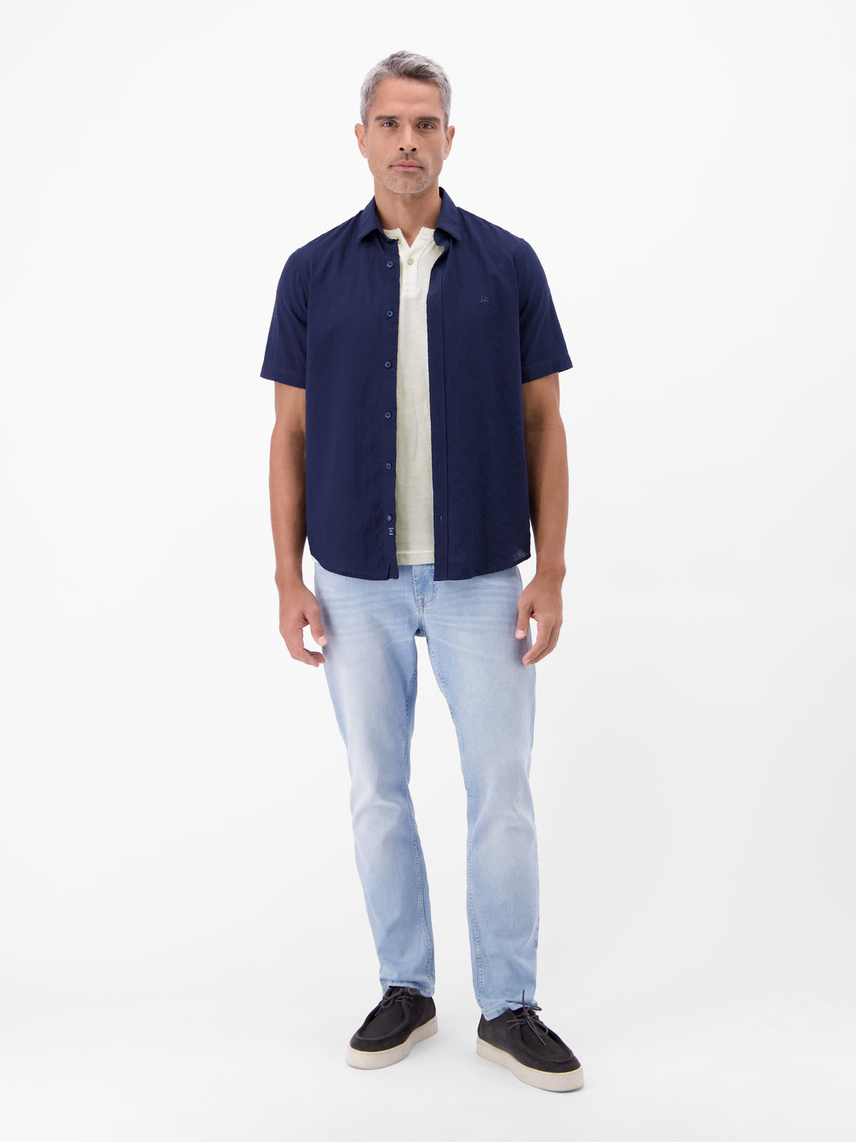 Serafino Shirt mit Rundhalsausschnitt und Knopfleiste - T-Shirt Rundhals
