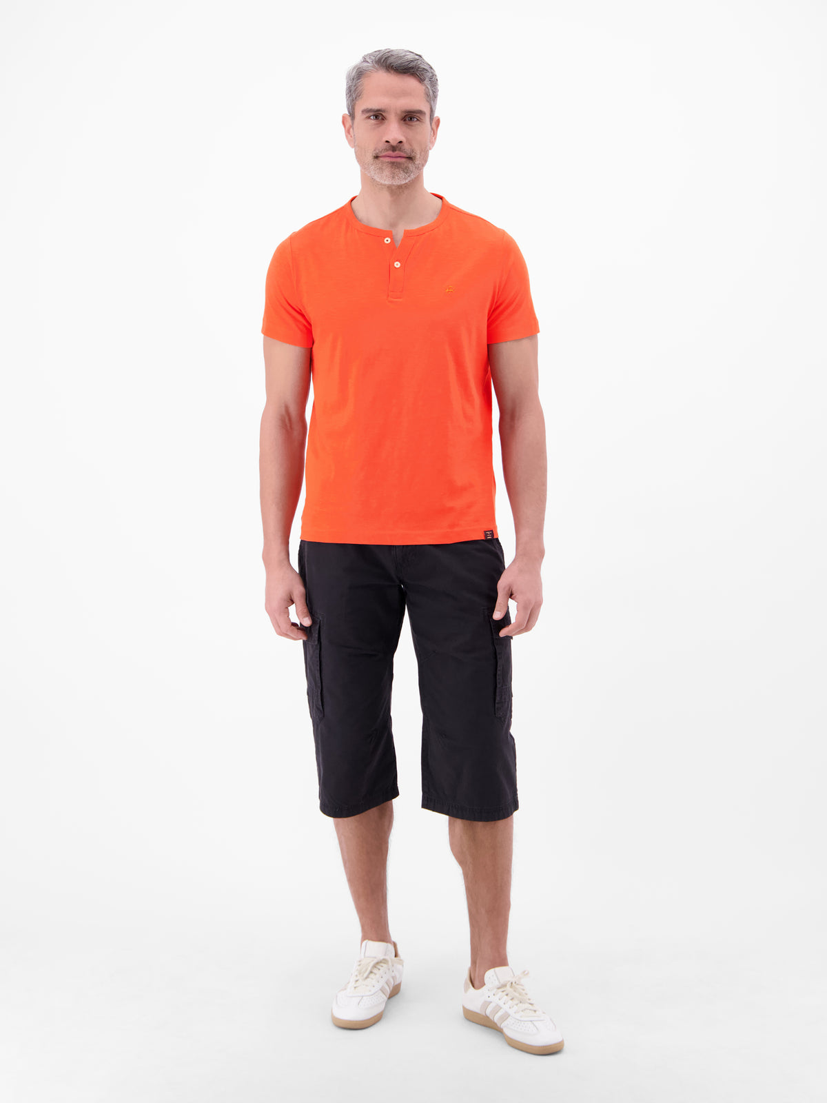 Serafino Shirt mit Rundhalsausschnitt und Knopfleiste - T-Shirt Rundhals
