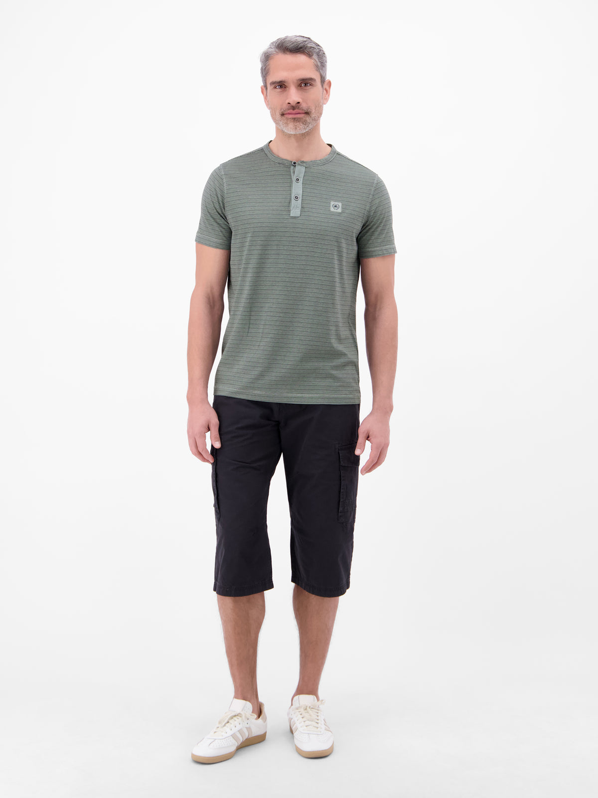T-Shirt in Fineliner-Optik, Rundhalsausschnitt - T-Shirt Rundhals