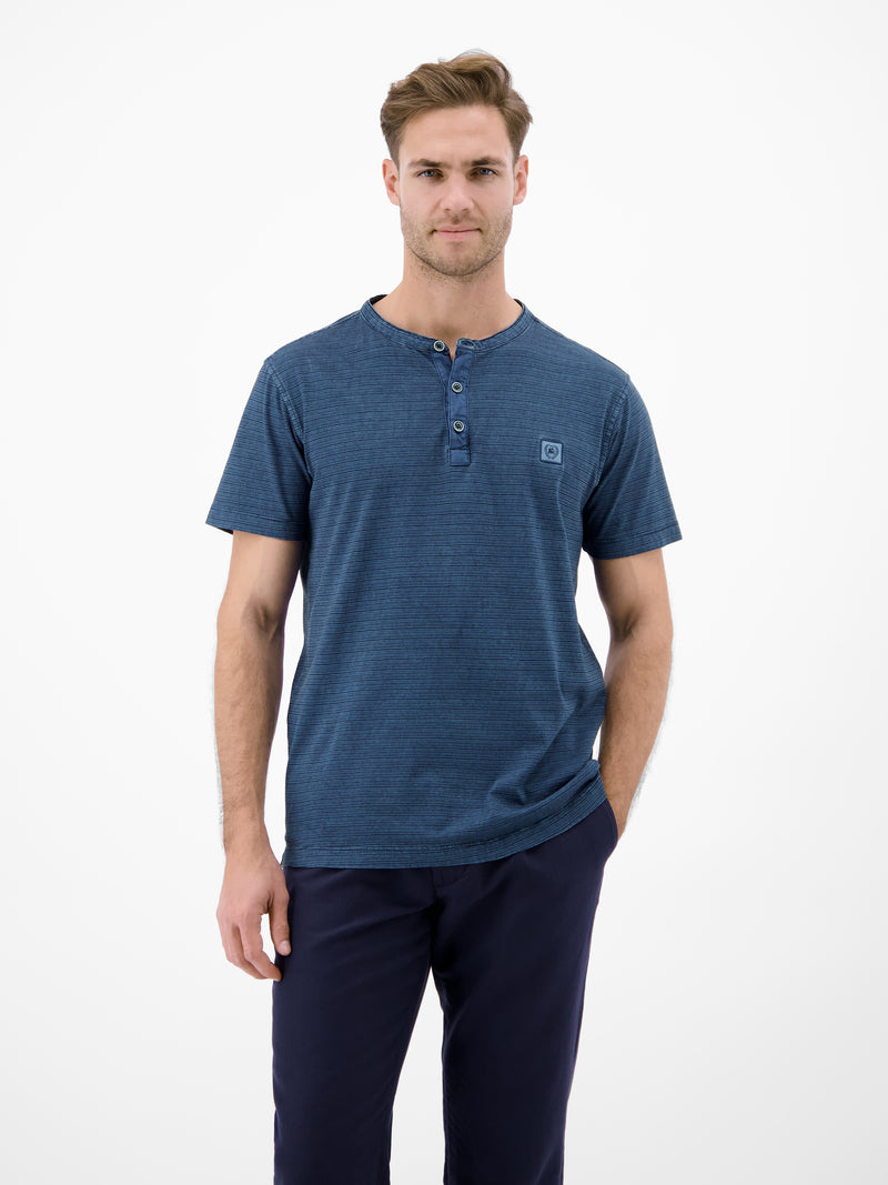 T-Shirt in Fineliner-Optik, Rundhalsausschnitt - T-Shirt Rundhals