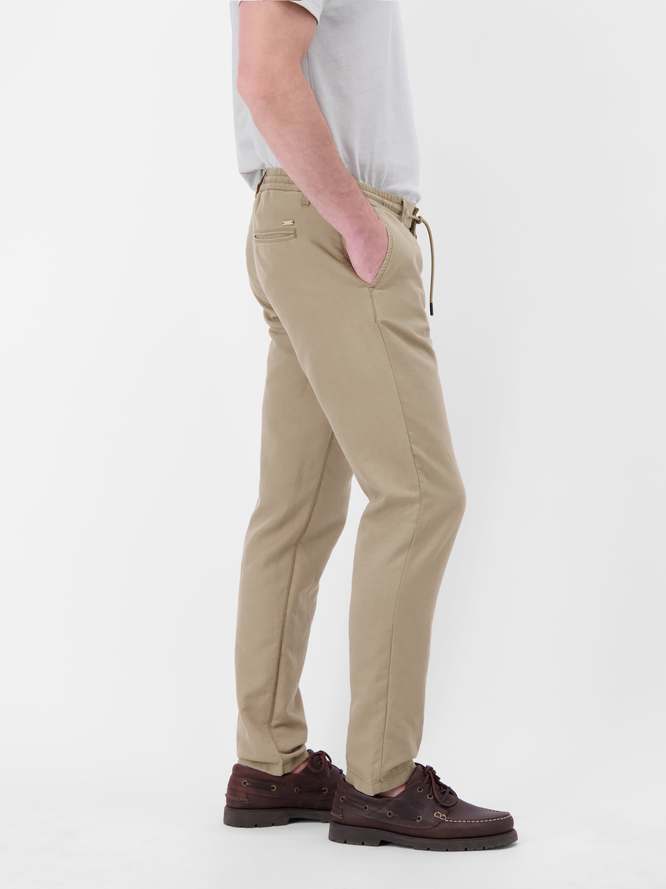 Leichte Chino mit Gürtelschlaufen, Baumwollmix - Chinohosen