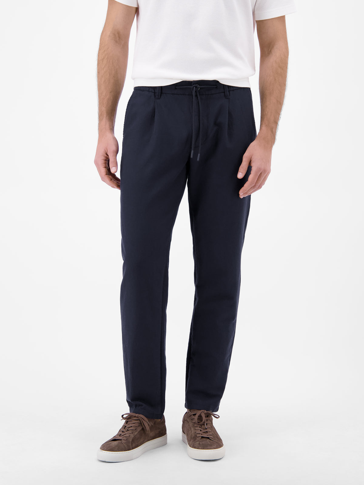 Leichte Chino mit Gürtelschlaufen, Baumwollmix - Chinohosen