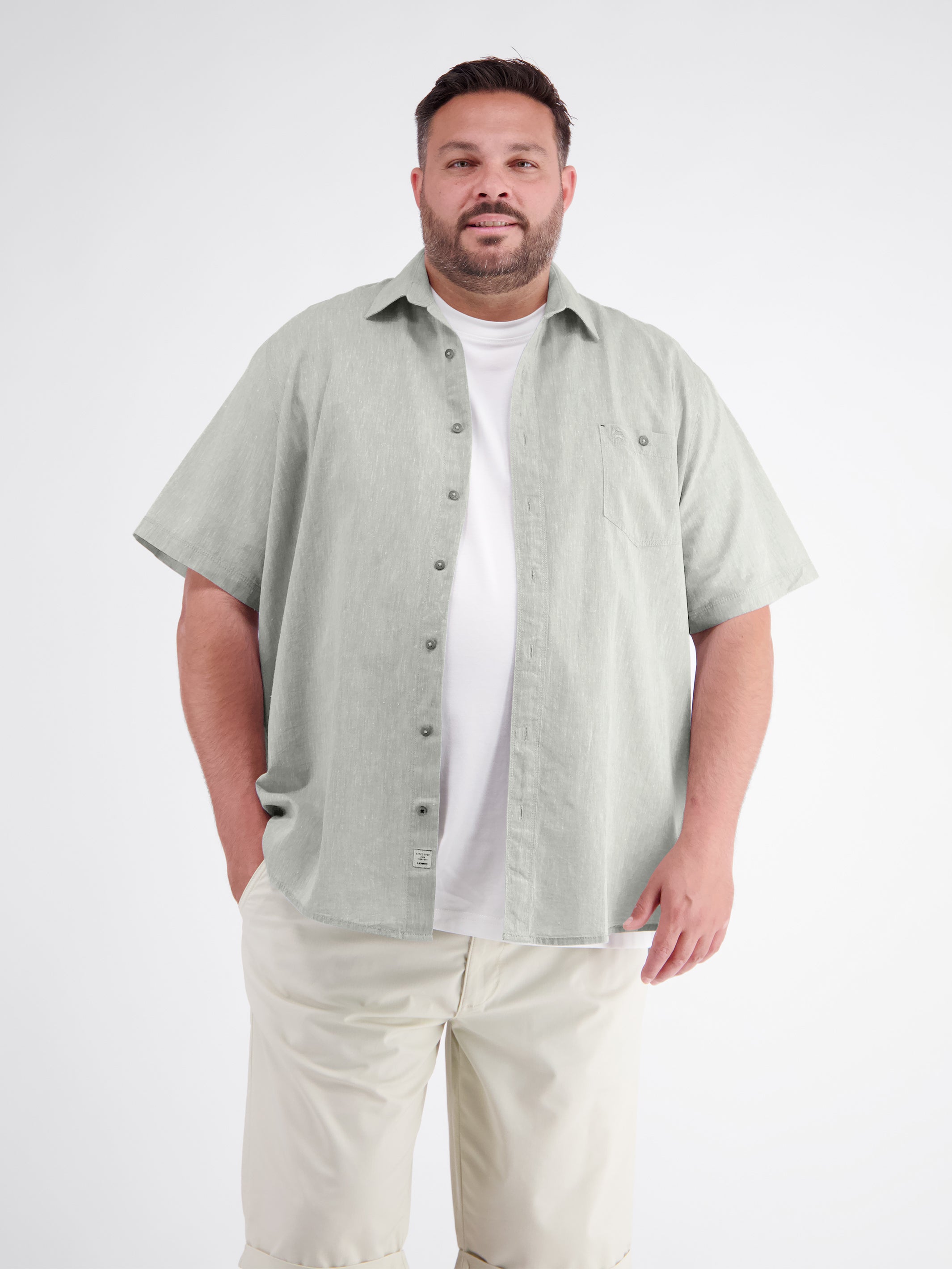 Short-sleeved shirt, solid color, in plus sizes