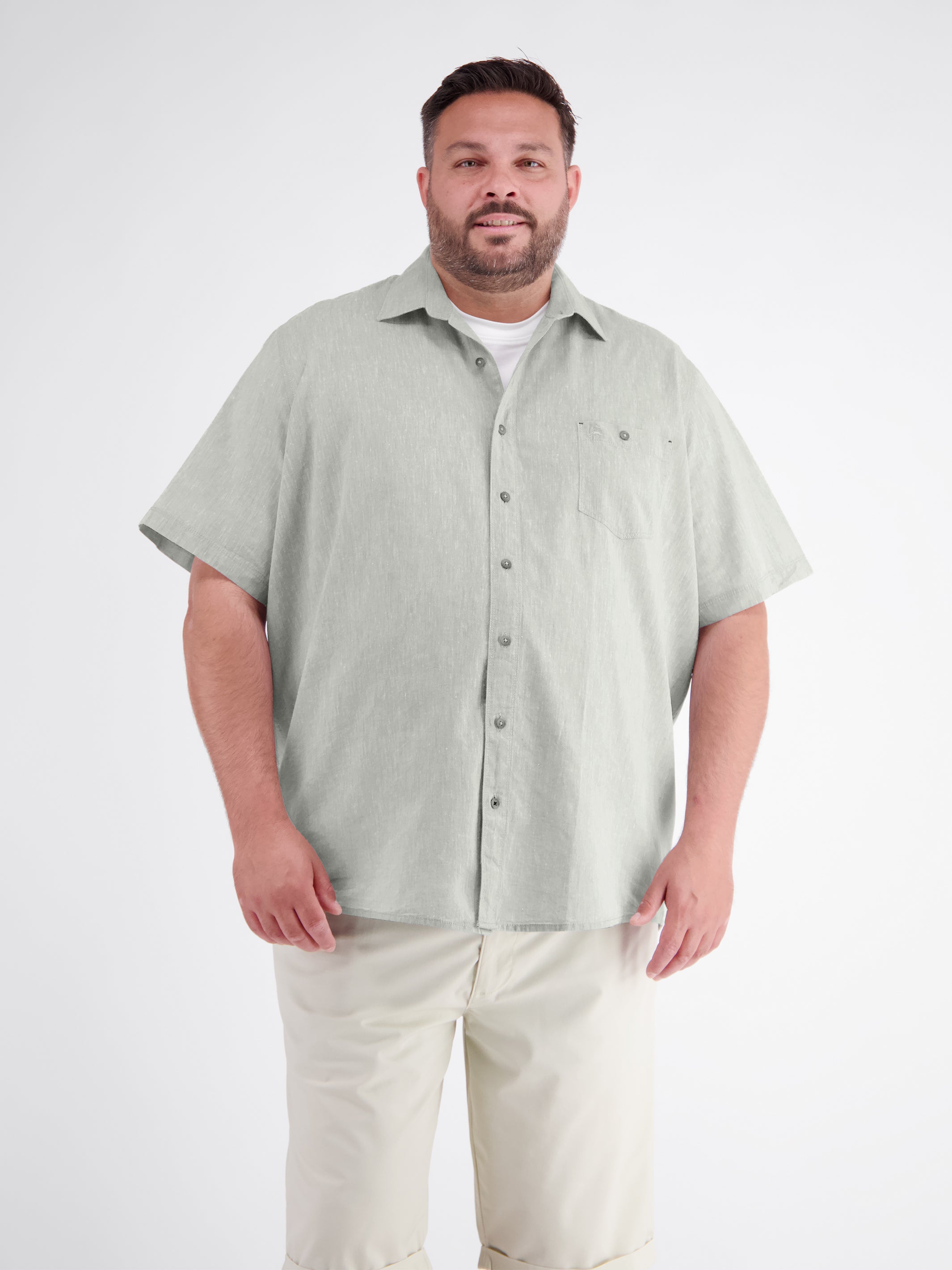Short-sleeved shirt, solid color, in plus sizes