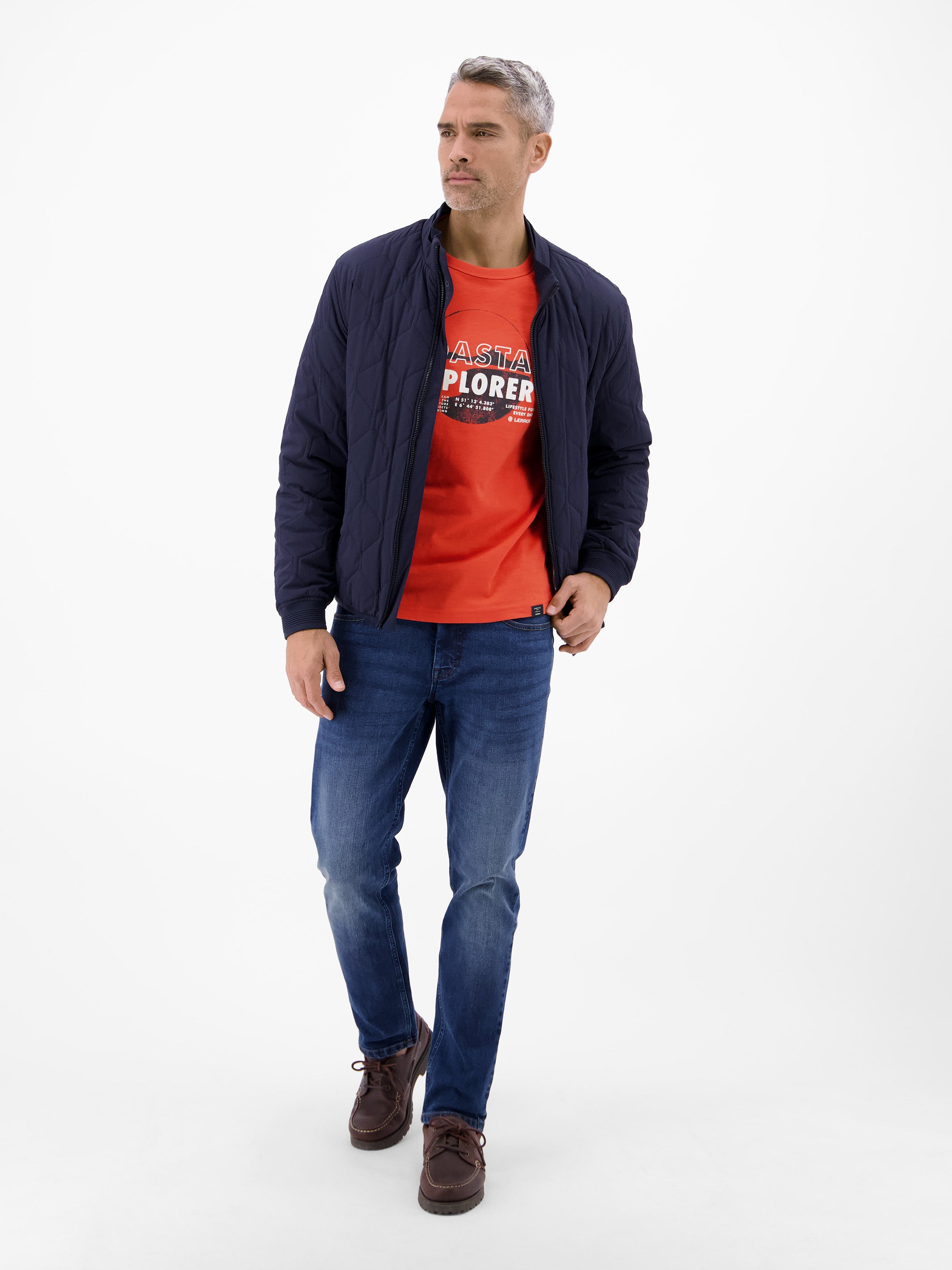 T-Shirt mit Brustprint und Rundhalsausschnitt - T-Shirt Rundhals