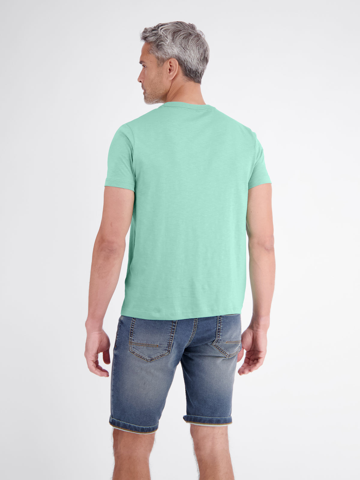T-shirt met print op de borst en ronde hals.