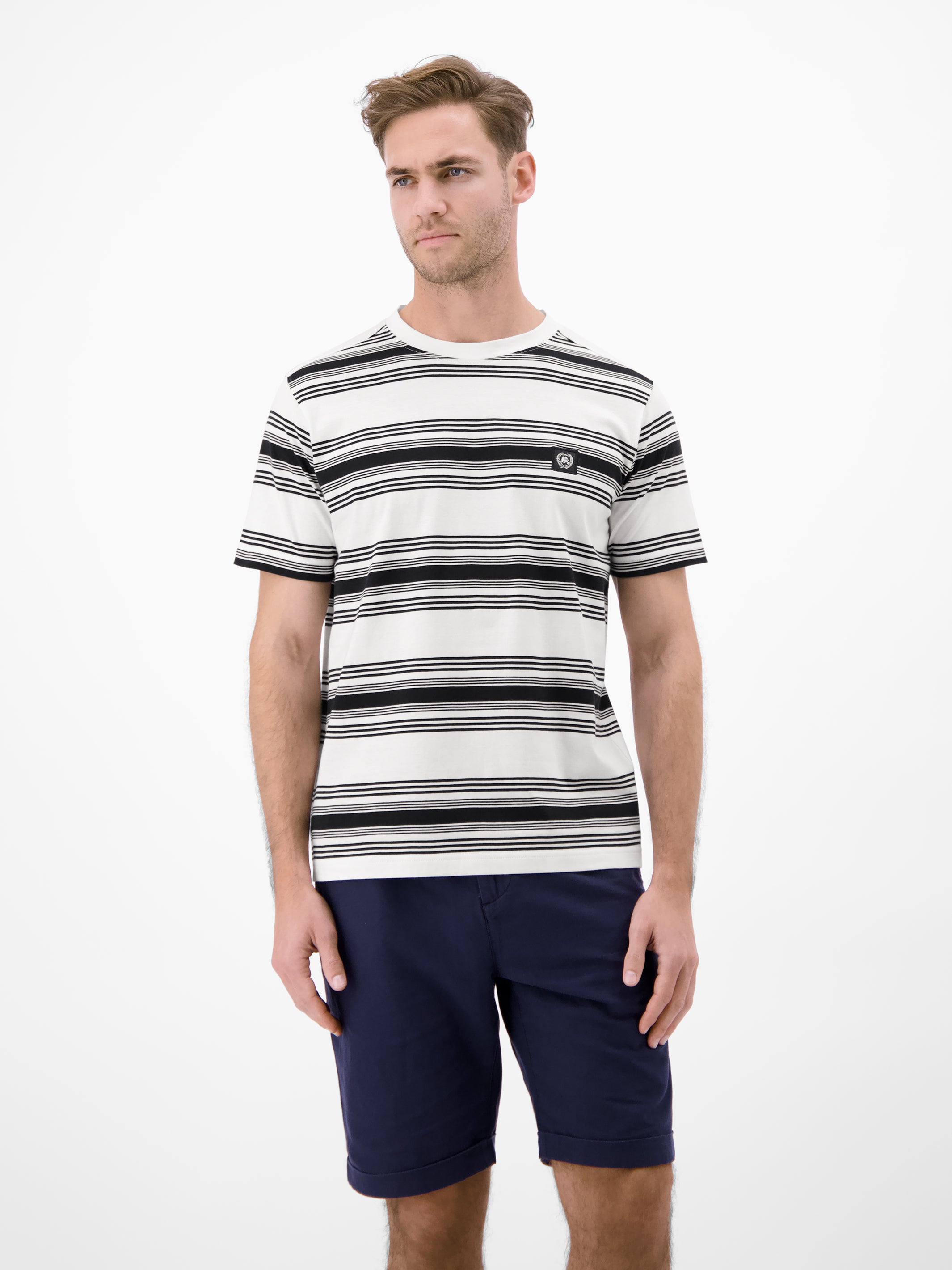 T-Shirt im Streifenlook mit O-Neck - T-Shirt Rundhals