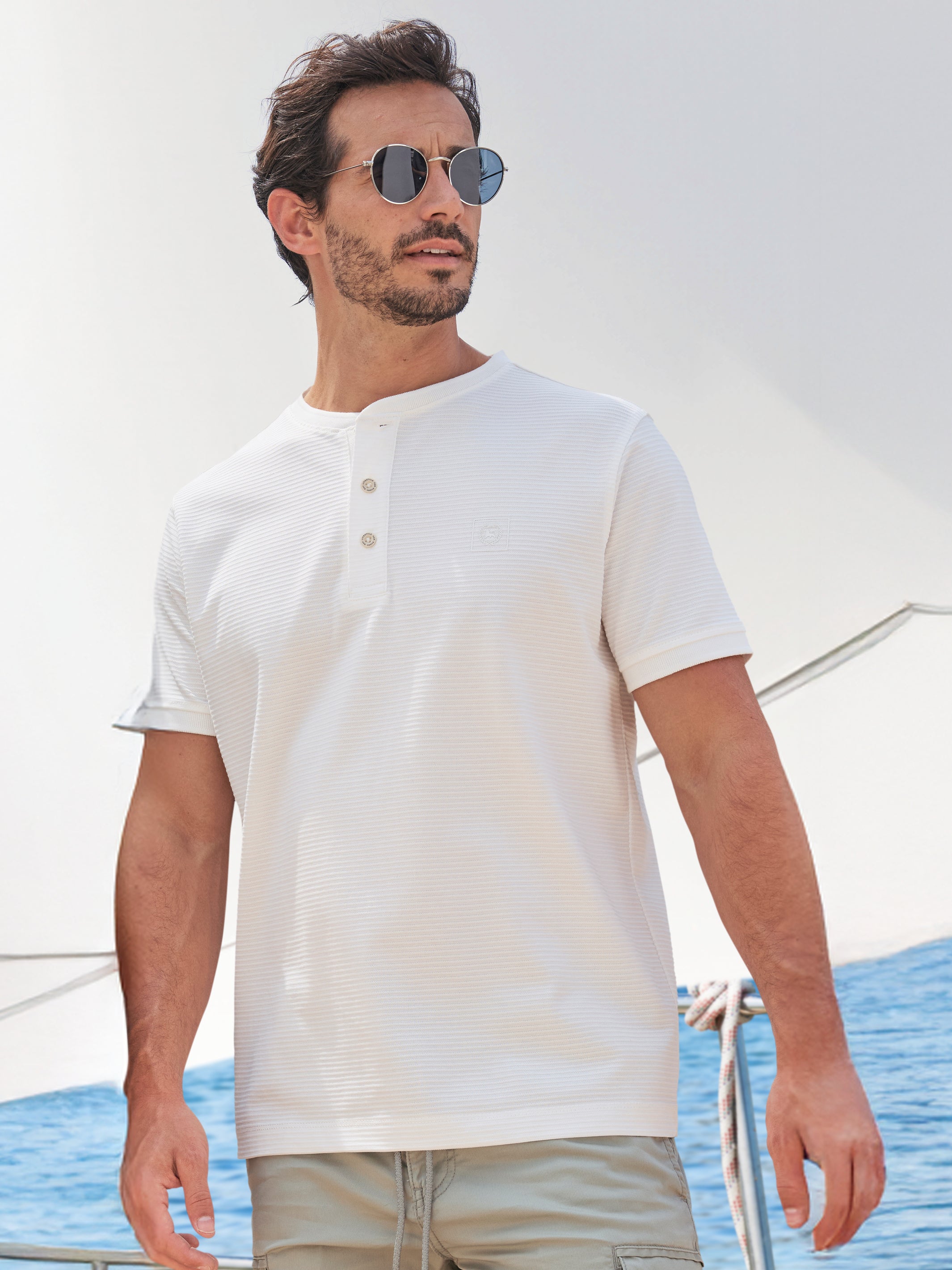 T-Shirt mit Rundkragen und Cool & Dry Funktion - T-Shirt Rundhals