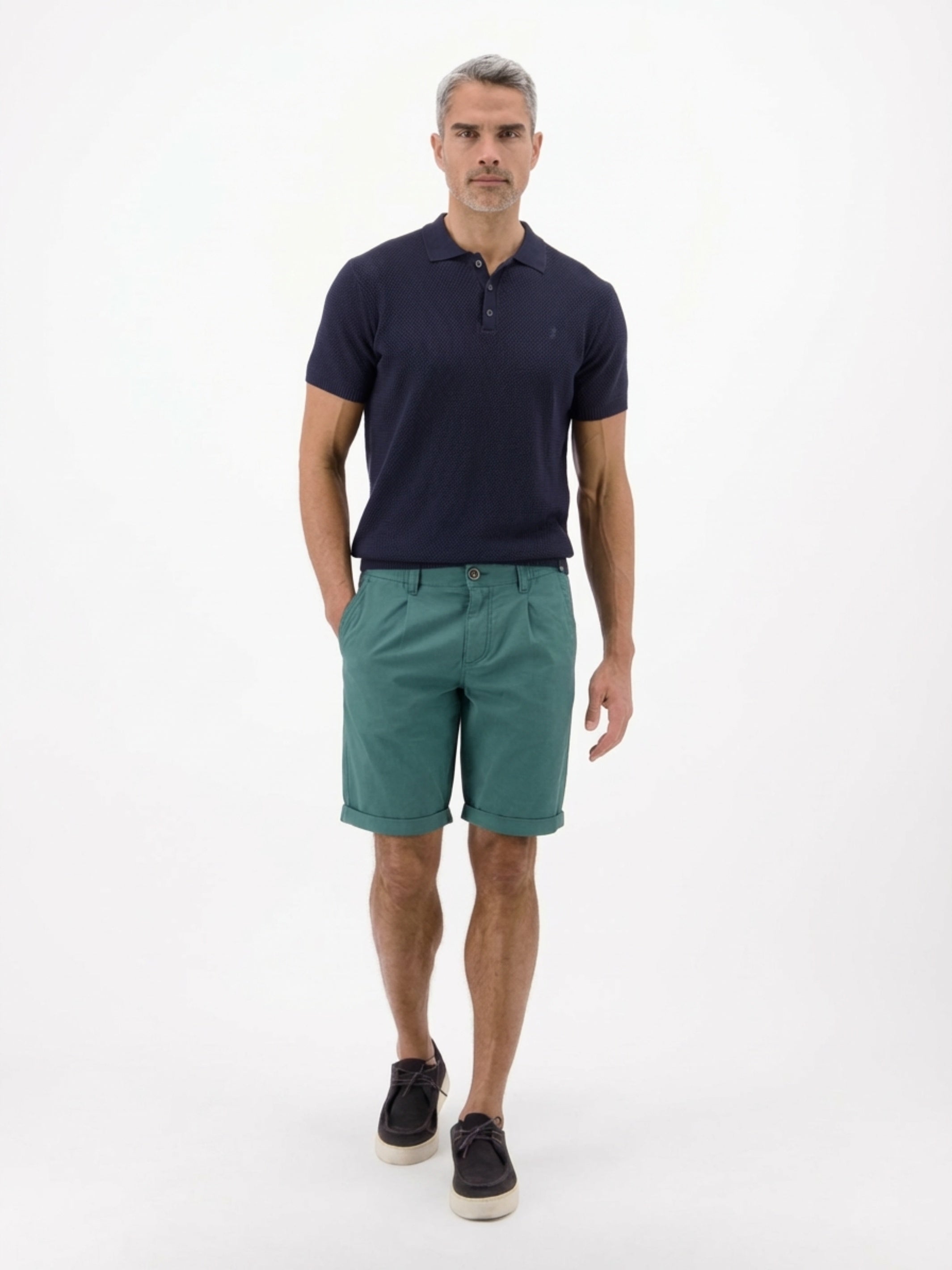 Kurze Chino aus leichtem Baumwollmix - Chino Shorts